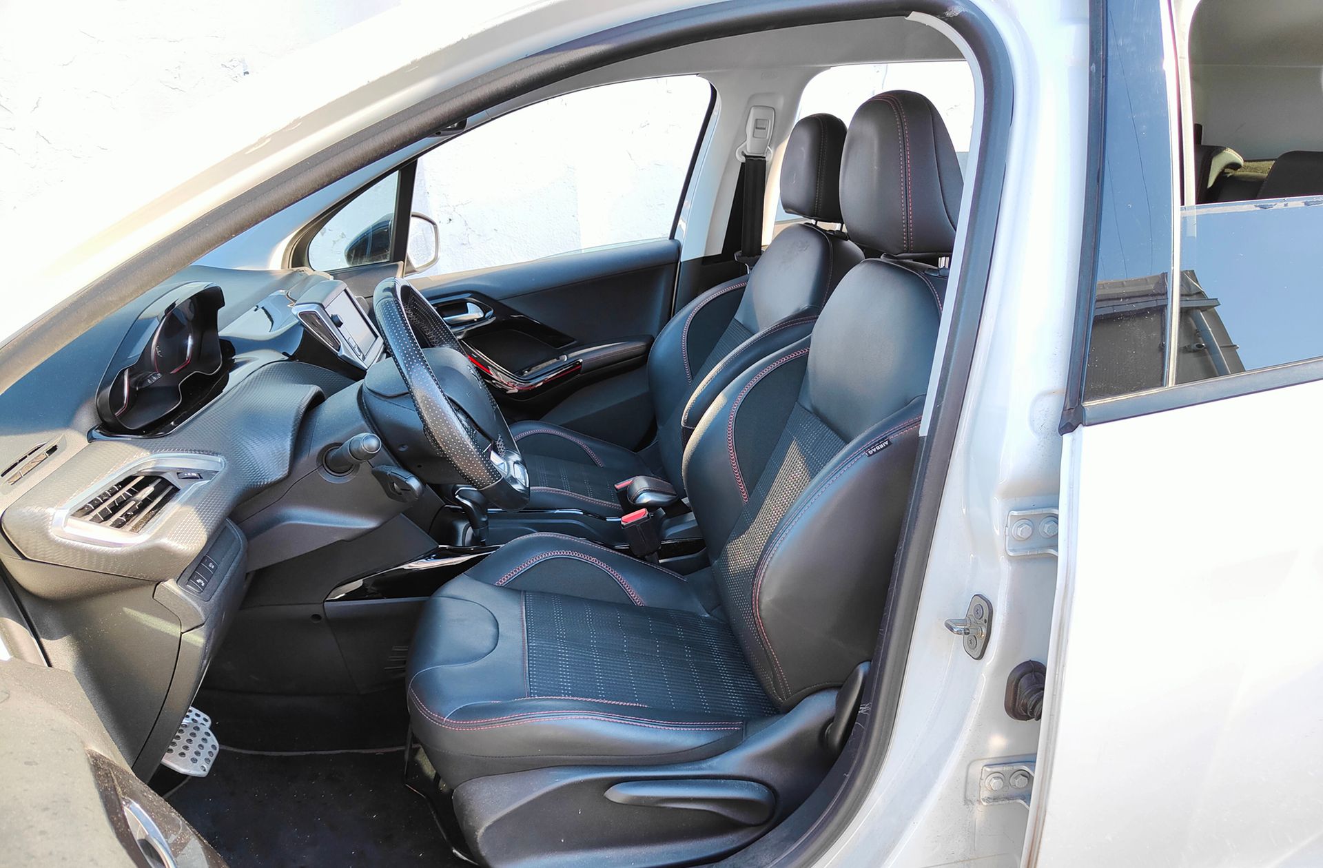 Peugeot 2008 BlueHDi 120 GT Line EAT6 - foto 11