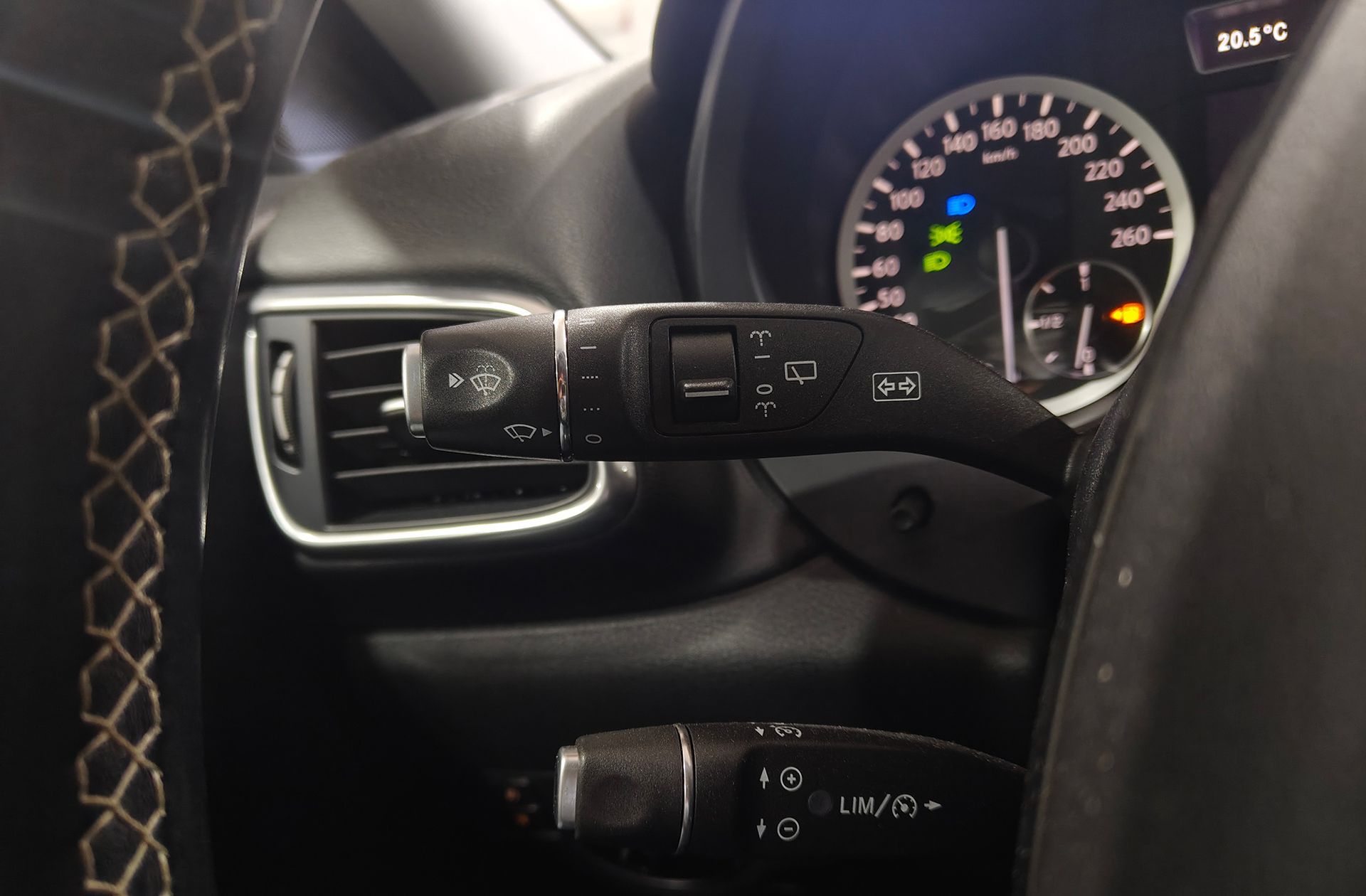 Infiniti Q30 1.6 TC Premium 7DCT - foto 22