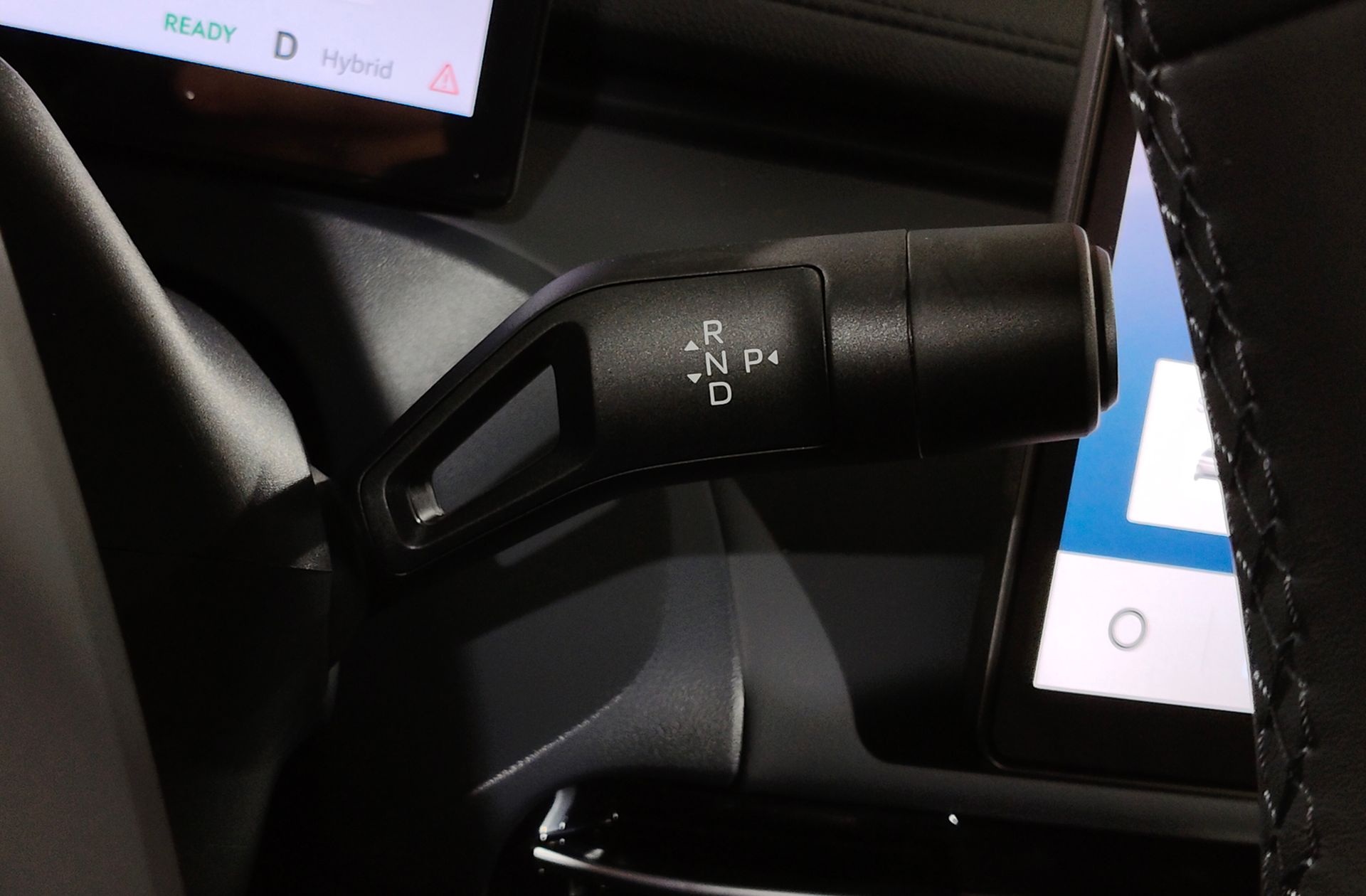 Geely Starray EM-i 1.5 PHEV Pro - foto 6