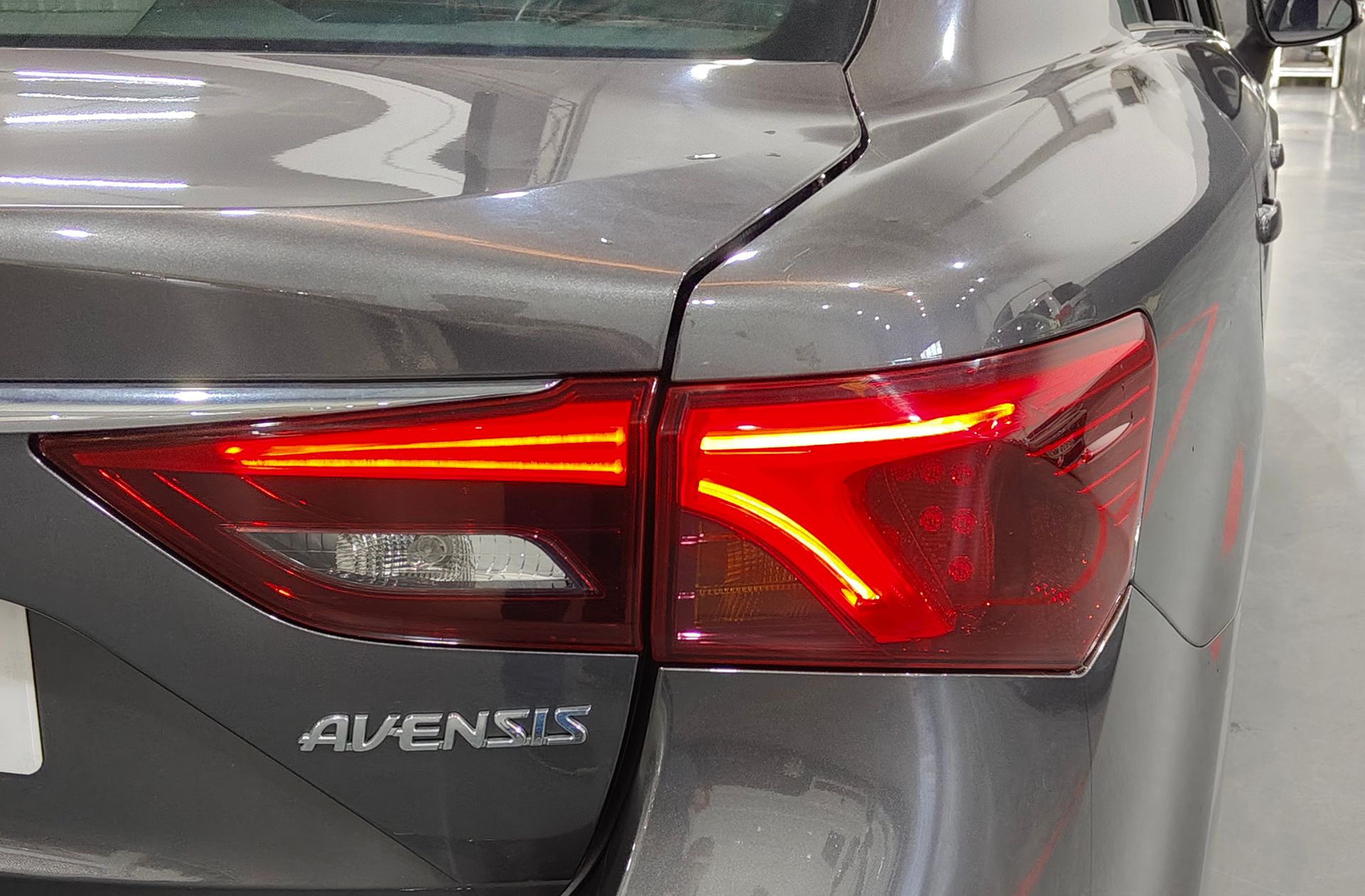 Toyota Avensis 150D Advance - foto 15