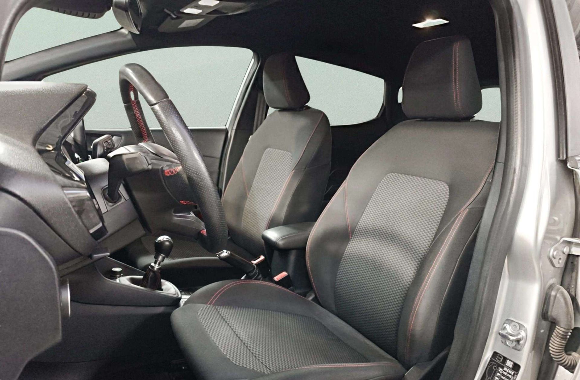 Ford Fiesta 1.0 EcoBoost ST-Line - foto 10