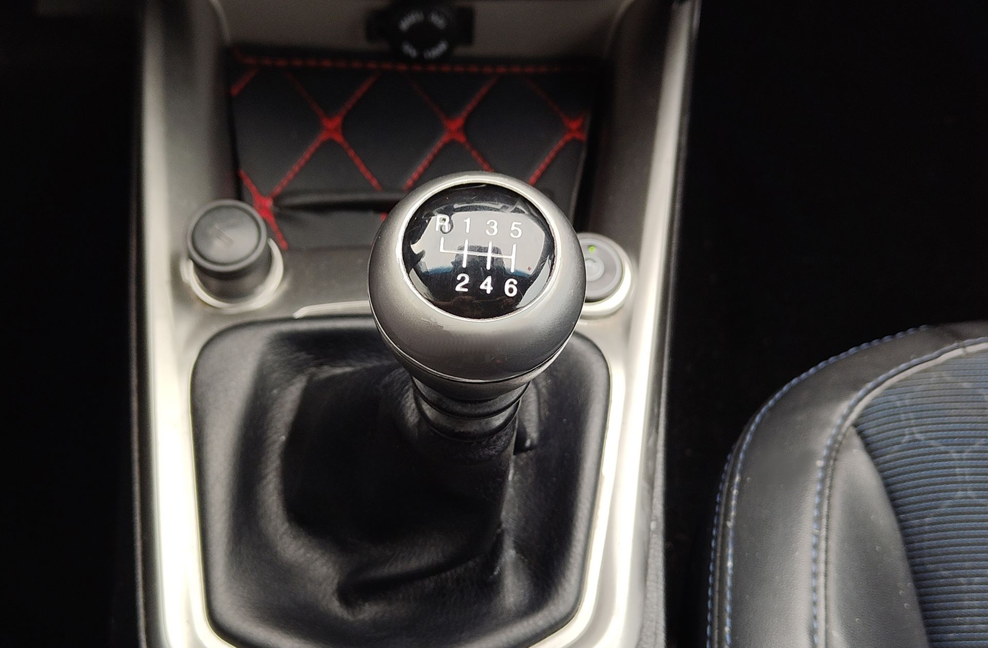 SsangYong Tivoli G16 Limited 4x2 - foto 5