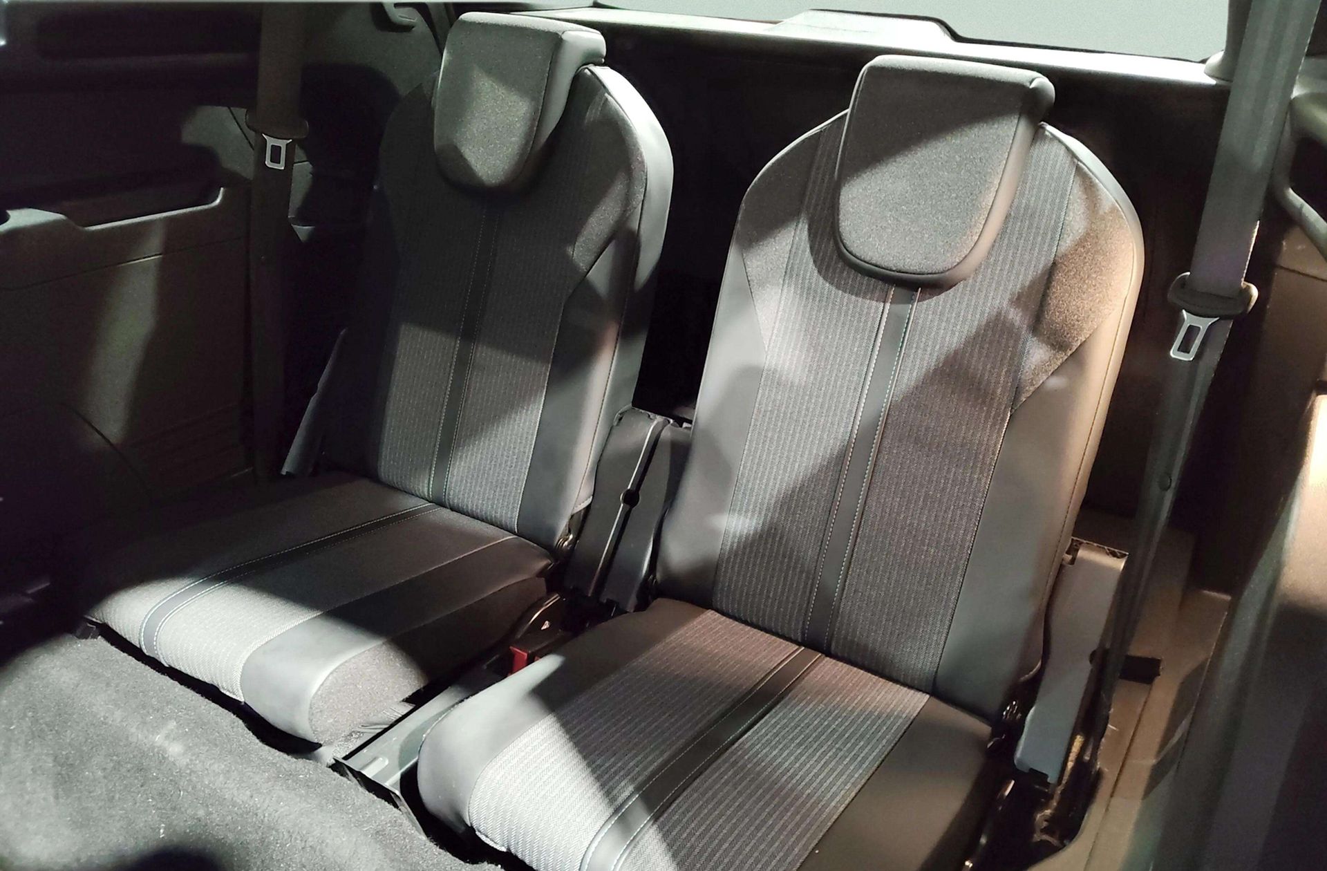 Peugeot 5008 PureTech 130 Allure EAT8 7 plazas - foto 13