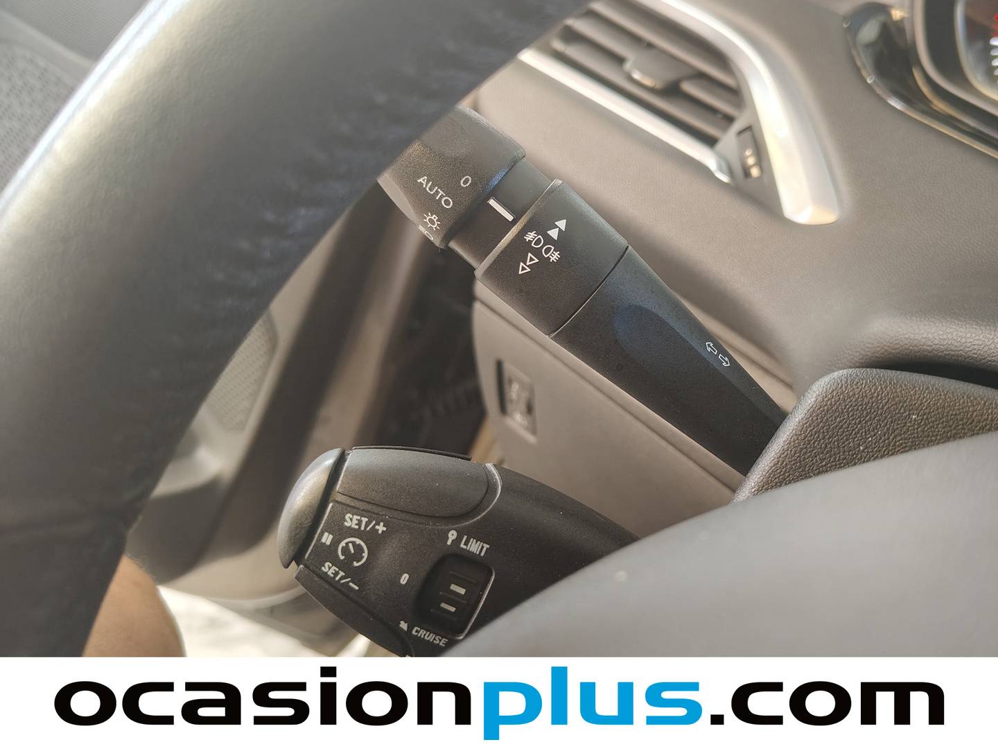 Peugeot 208 Peugeot 208 1.6 e-HDI Allure (92 CV) 2013