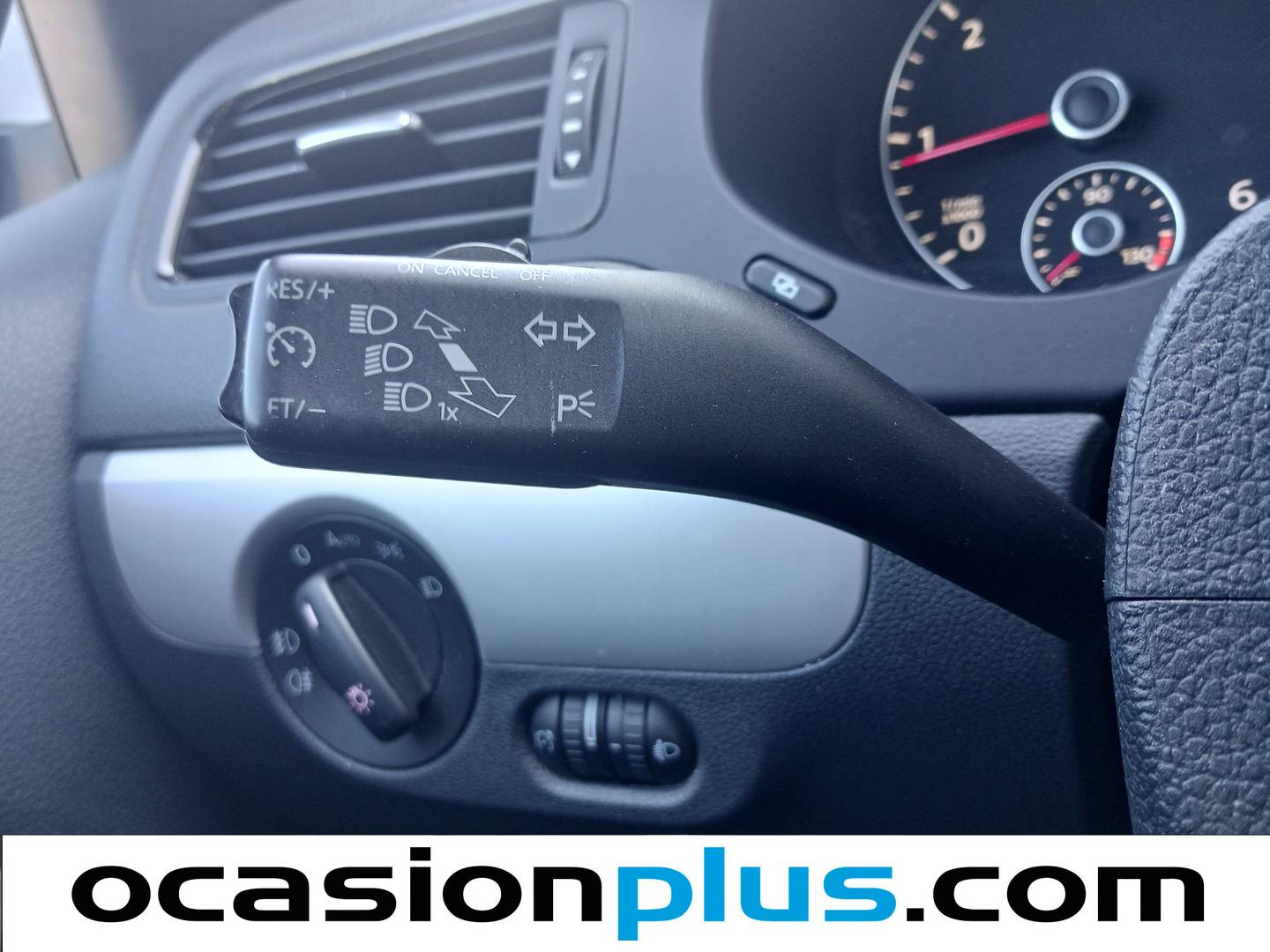 Equipamiento del Volkswagen Jetta Volkswagen Jetta 1.6 TDI Advance BMT (105 CV)