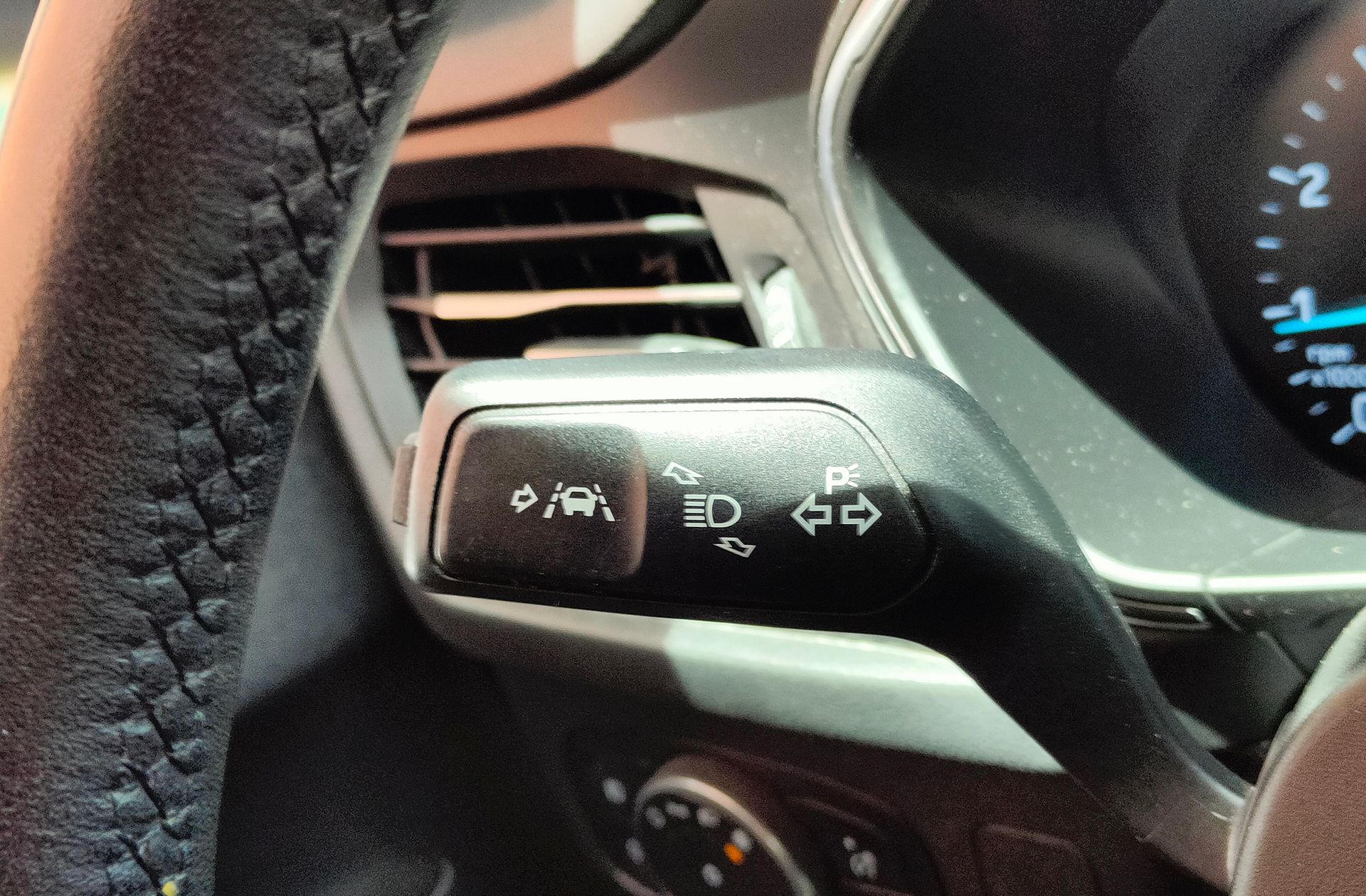 Ford Focus 1.0 EcoBoost Active - foto 25