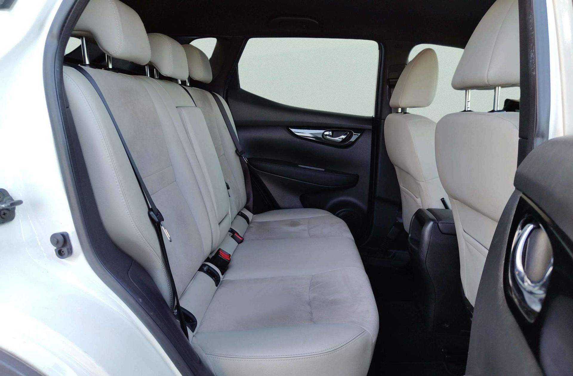 Nissan Qashqai 1.6 dCi Tekna Premium 4x2 XTronic - foto 22