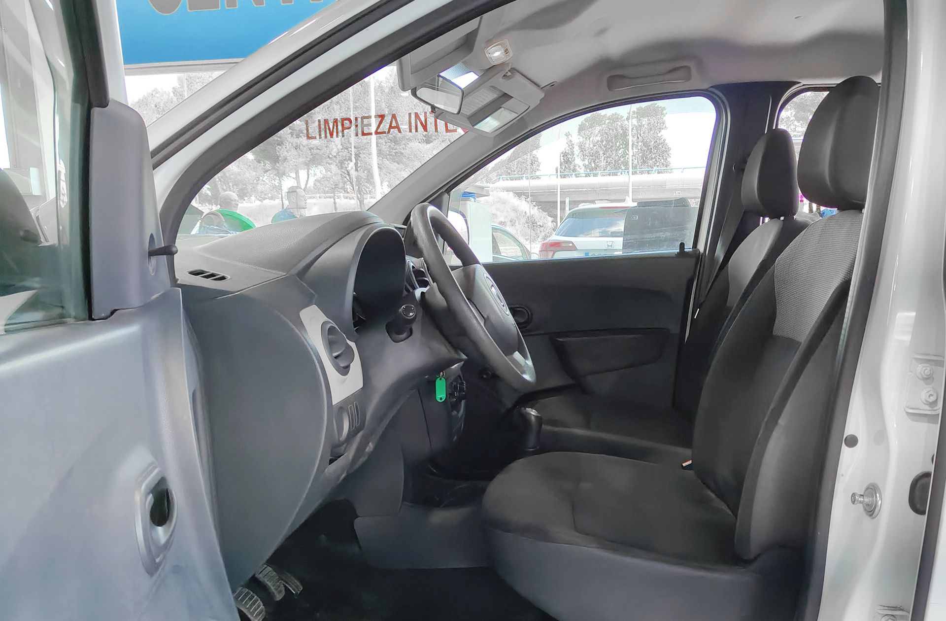 Dacia Lodgy 1.6 Base - foto 8