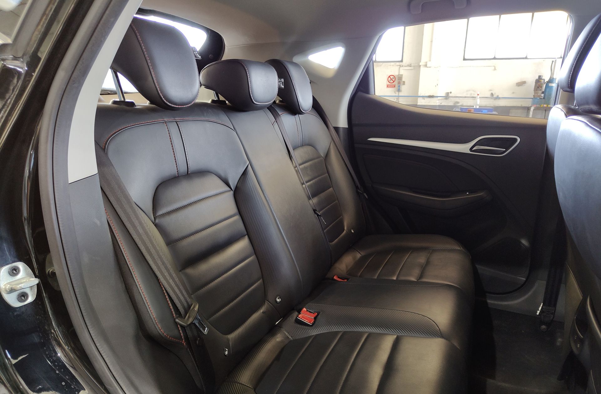 MG ZS 1.0T Luxury - foto 18