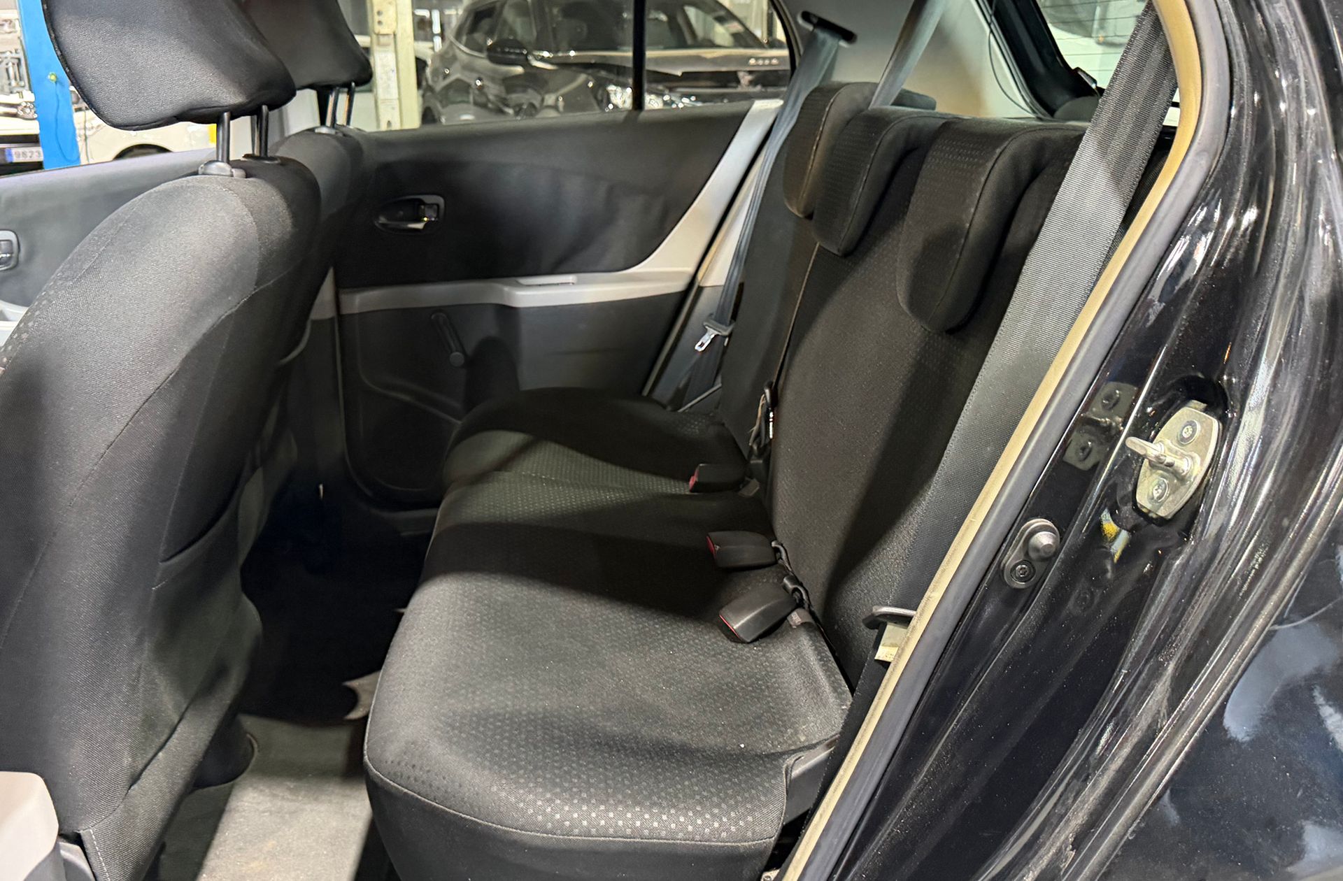 Toyota Yaris 1.3 VVT-I TS - foto 9