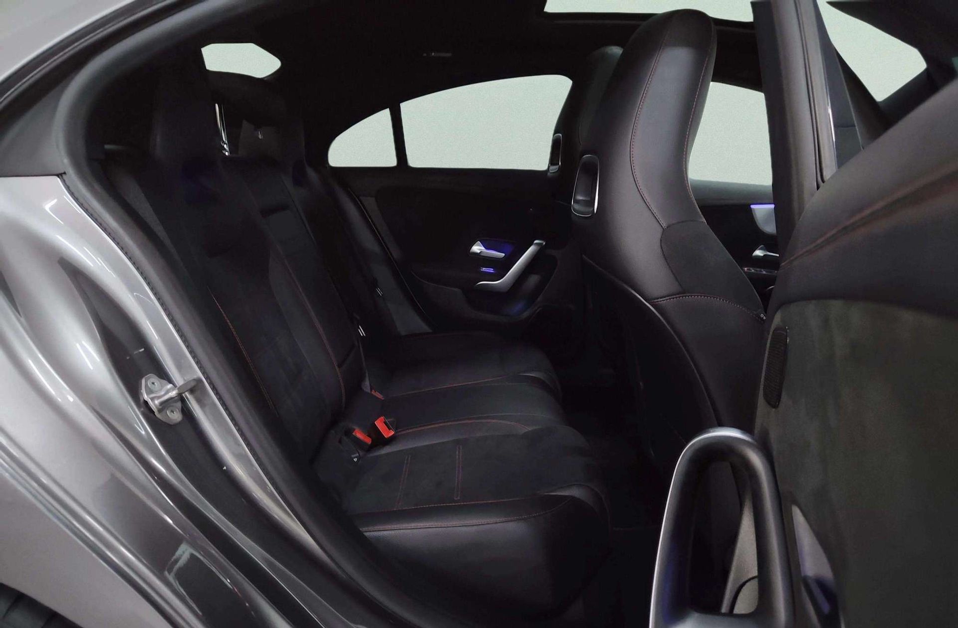 Mercedes-Benz CLA 200 Pack AMG - foto 23