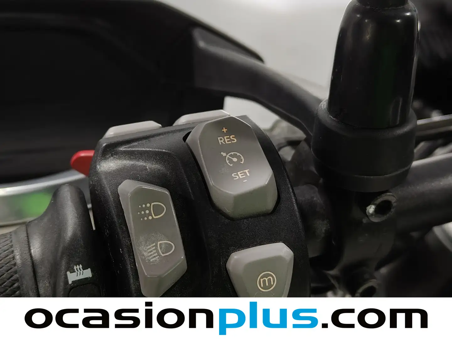 Foto Triumph Tiger 900 GT PRO Triumph Tiger 900 GT PRO (95 CV)