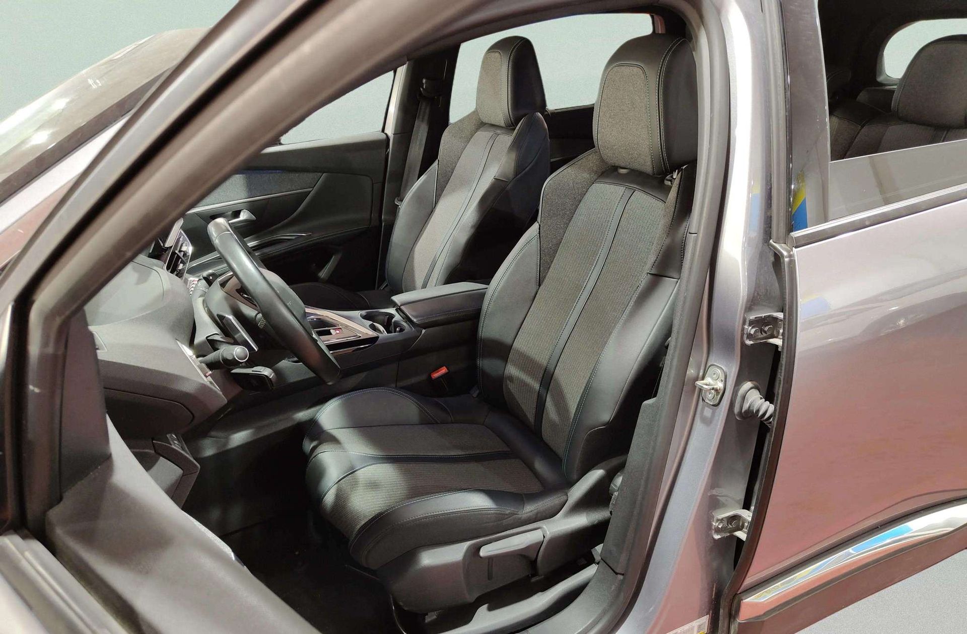 Peugeot 5008 PureTech 130 Allure Pack EAT8 7 plazas - foto 11