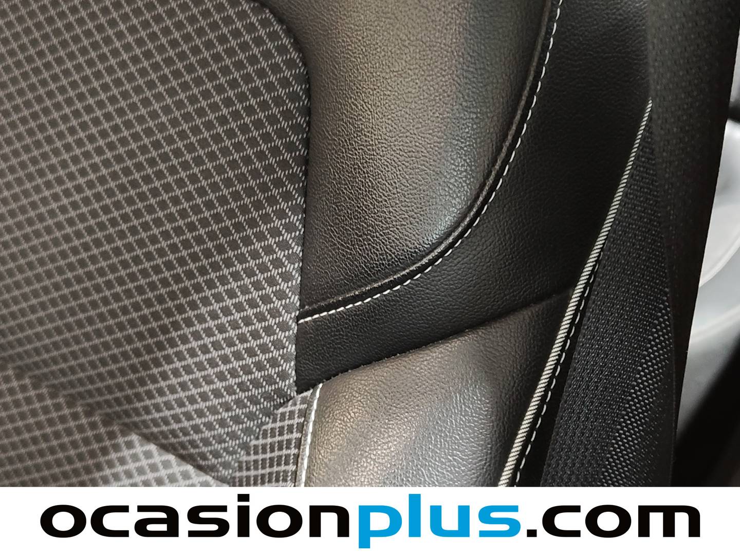 Extras y acabados del Renault Arkana Renault Arkana Techno E-Tech full hybrid (145 CV)