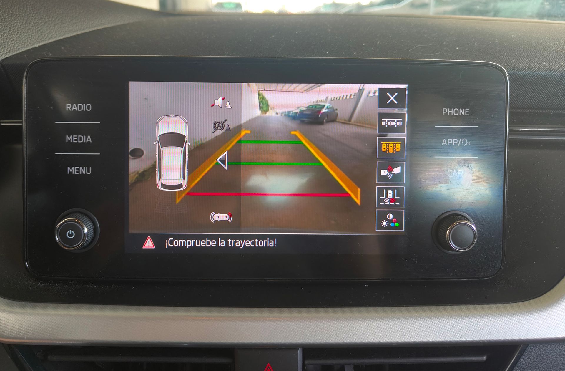 Škoda Kamiq 1.0 TSI Ambition DSG - foto 8