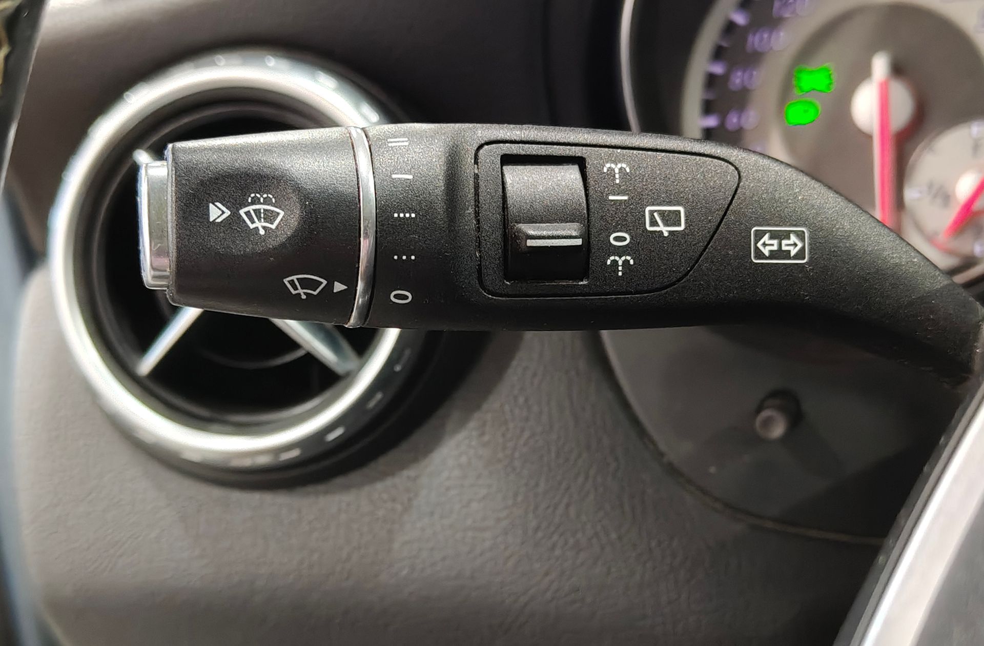 Mercedes-Benz GLA 200 CDI AMG Line - foto 21
