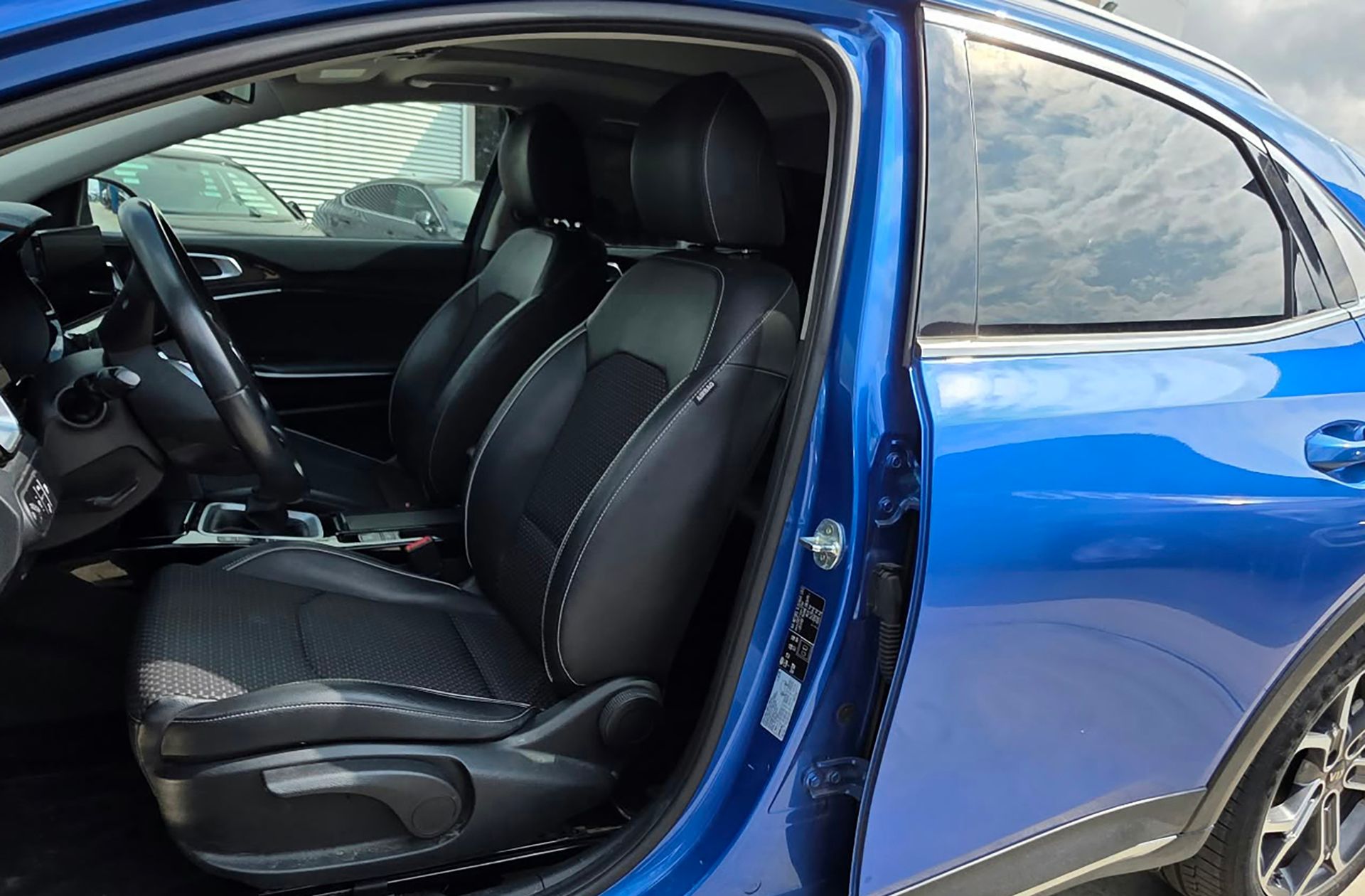 Kia XCeed 1.6 MHEV iMT Emotion - foto 13