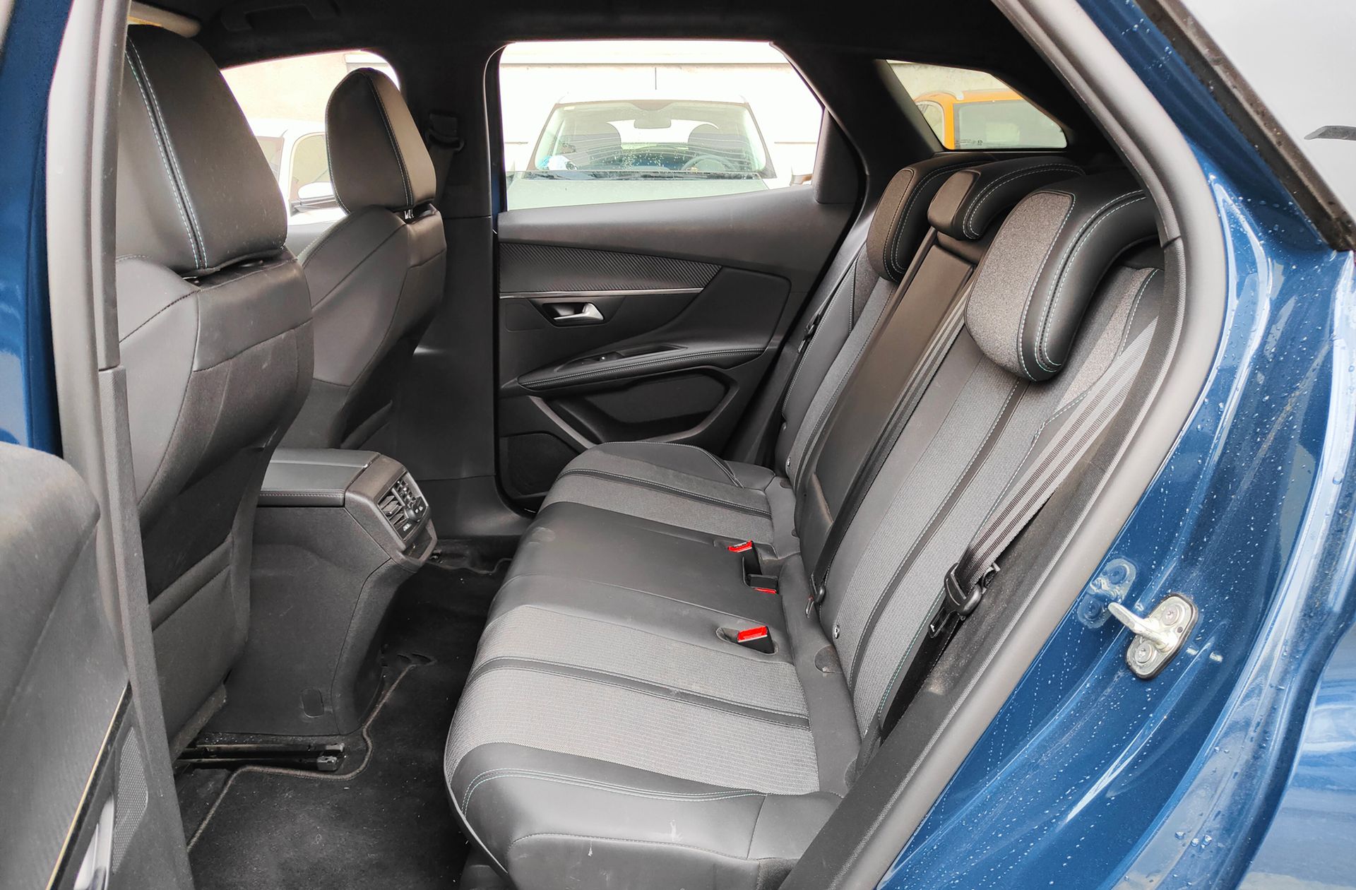 Peugeot 3008 BlueHDi 130 Allure Pack EAT8 - foto 12