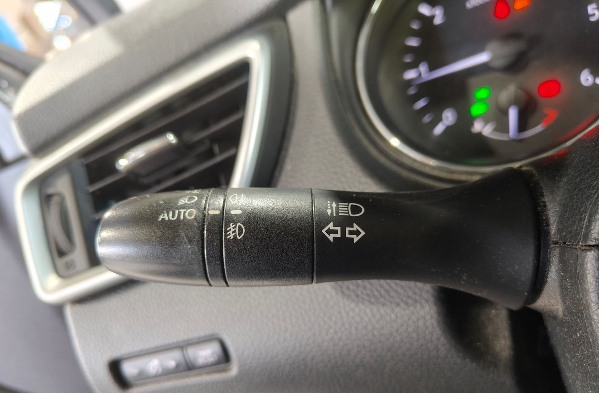 Nissan Qashqai dCi 130 N-Connecta 4x2 XTronic - foto 23