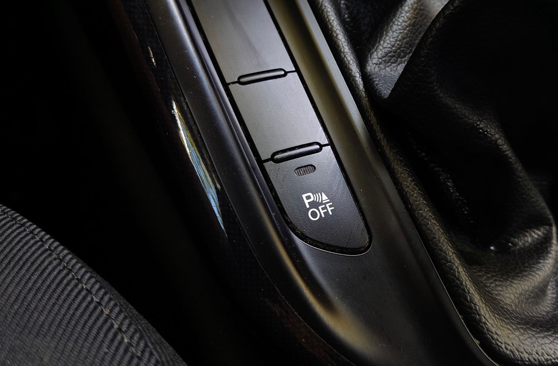 Kia Carens 1.6 GDi Drive - foto 24
