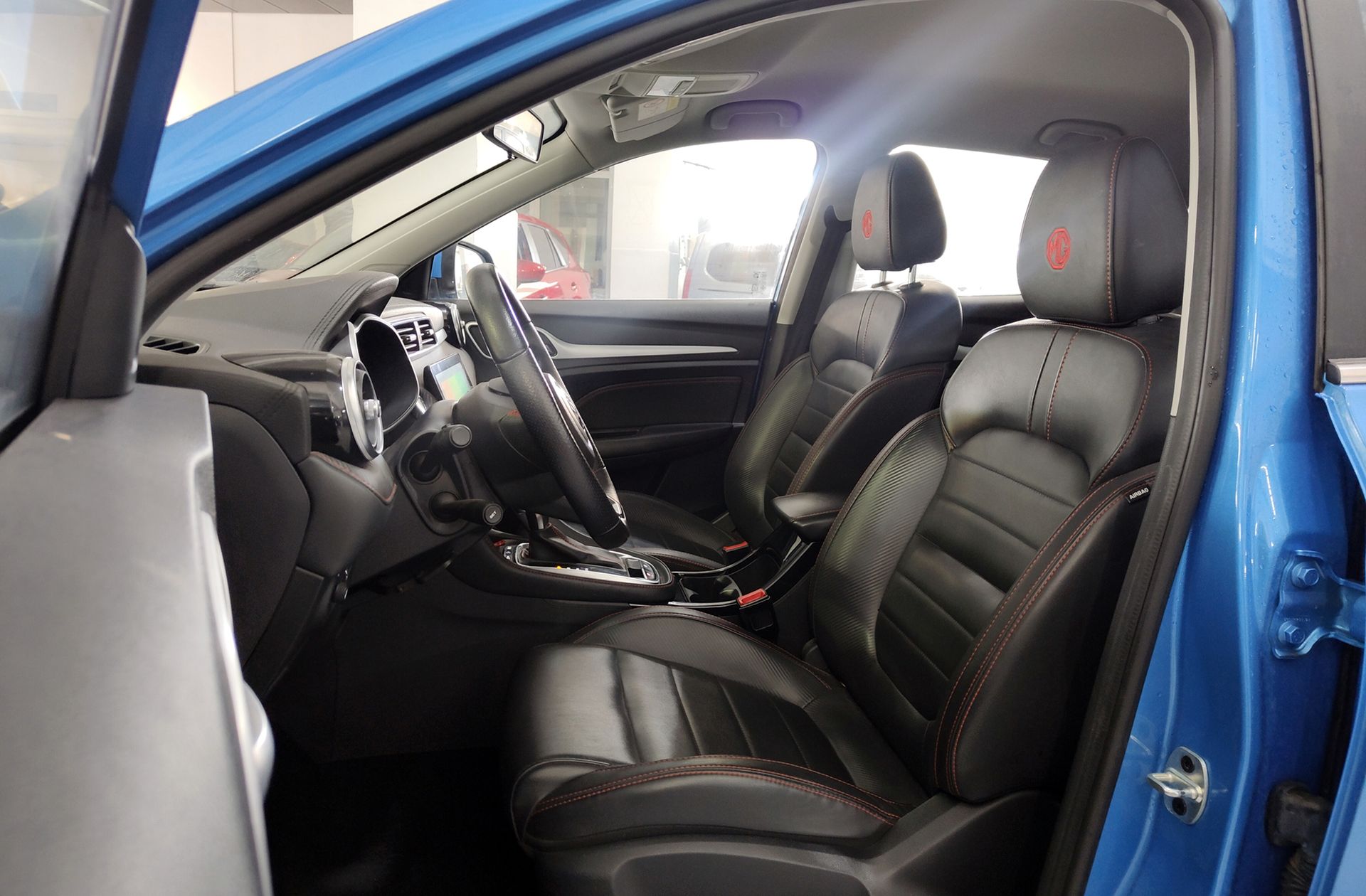 MG ZS 1.0T Luxury - foto 12