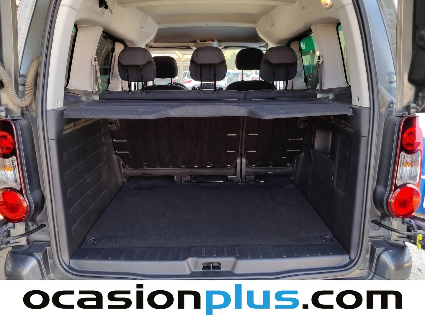 Foto asientos delanteros Peugeot Partner Peugeot Partner Tepee 1.6 BlueHDi Active (100 CV)