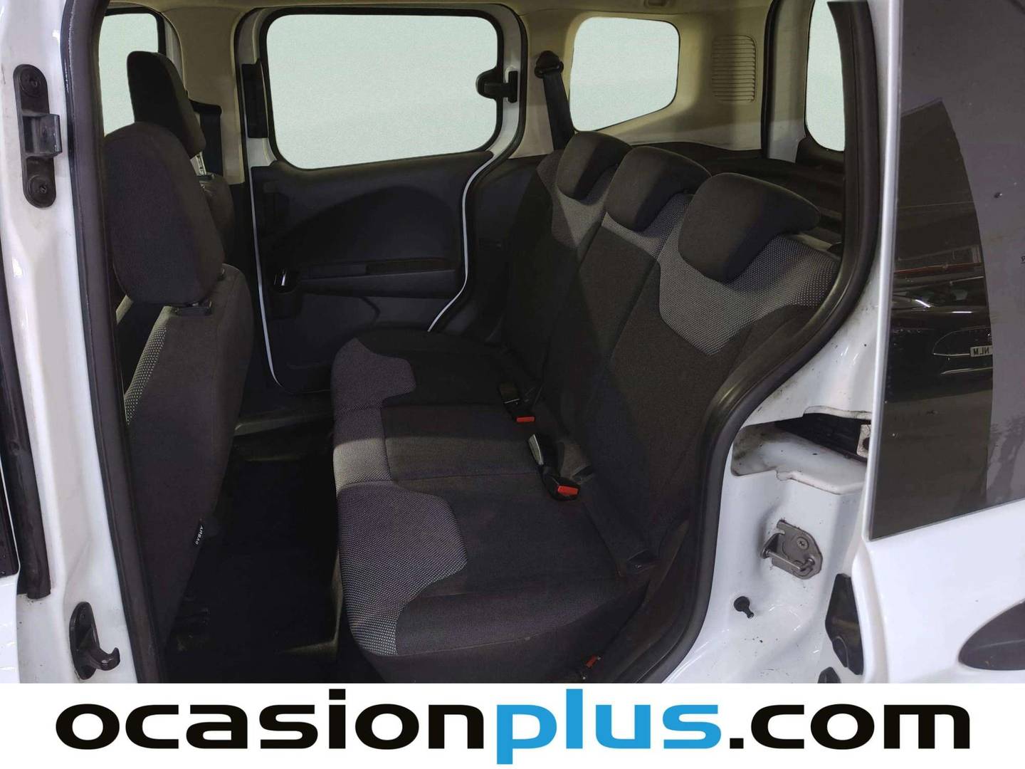 Foto asientos delanteros Ford Tourneo Courier Ford Tourneo Courier 1.5 TDCi Ambiente (75 CV)
