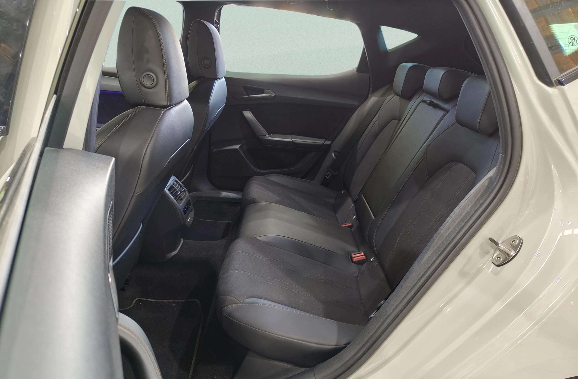 Cupra León 1.5 eTSI DSG - foto 13