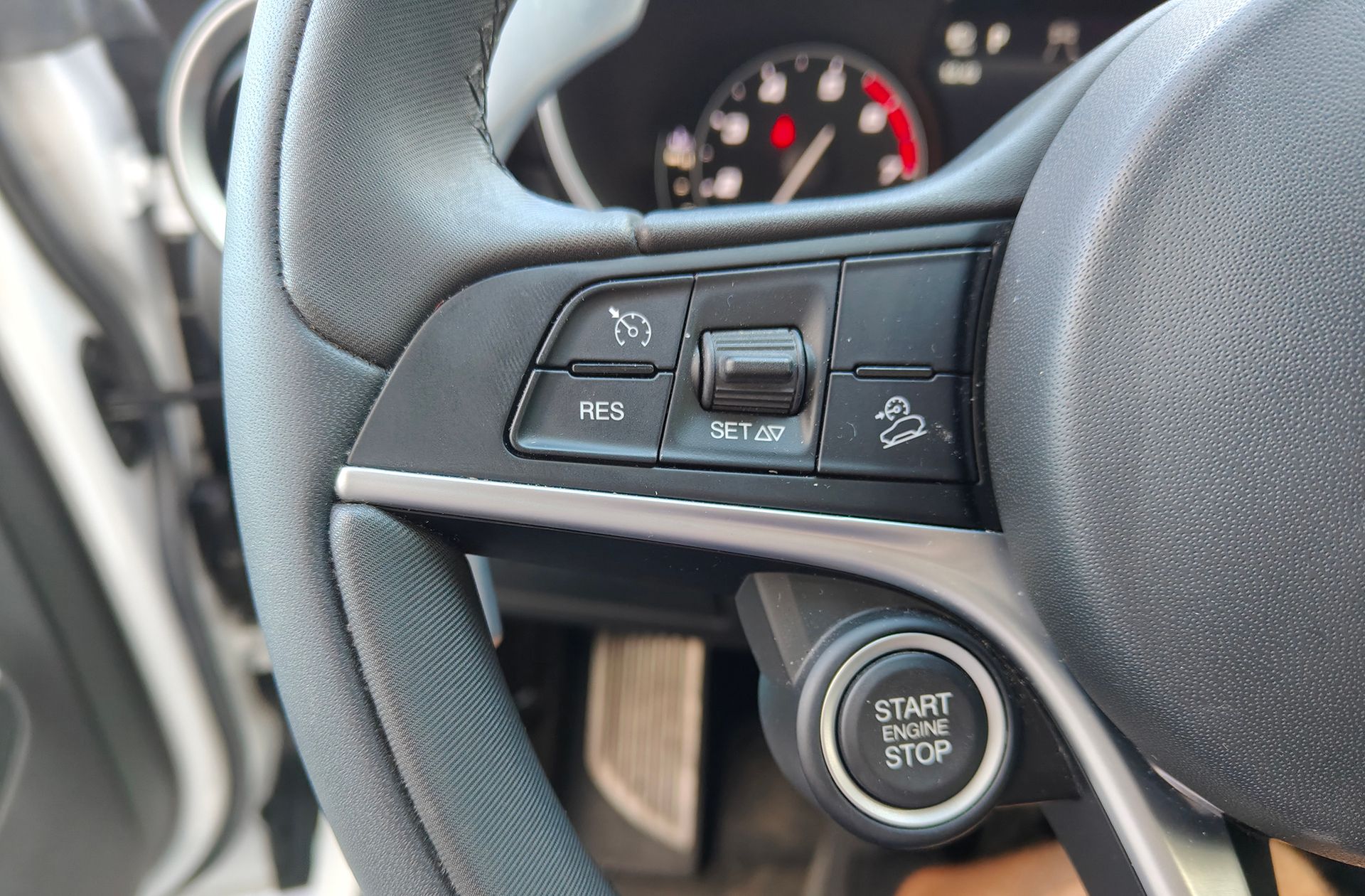 Alfa Romeo Stelvio 2.0 Gasolina Executive AWD - foto 27