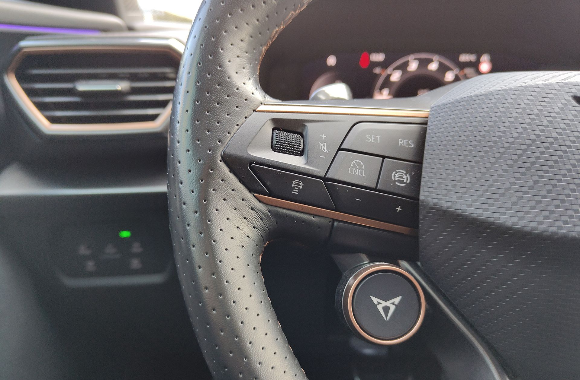 Cupra Formentor 1.5 eTSI DSG - foto 34
