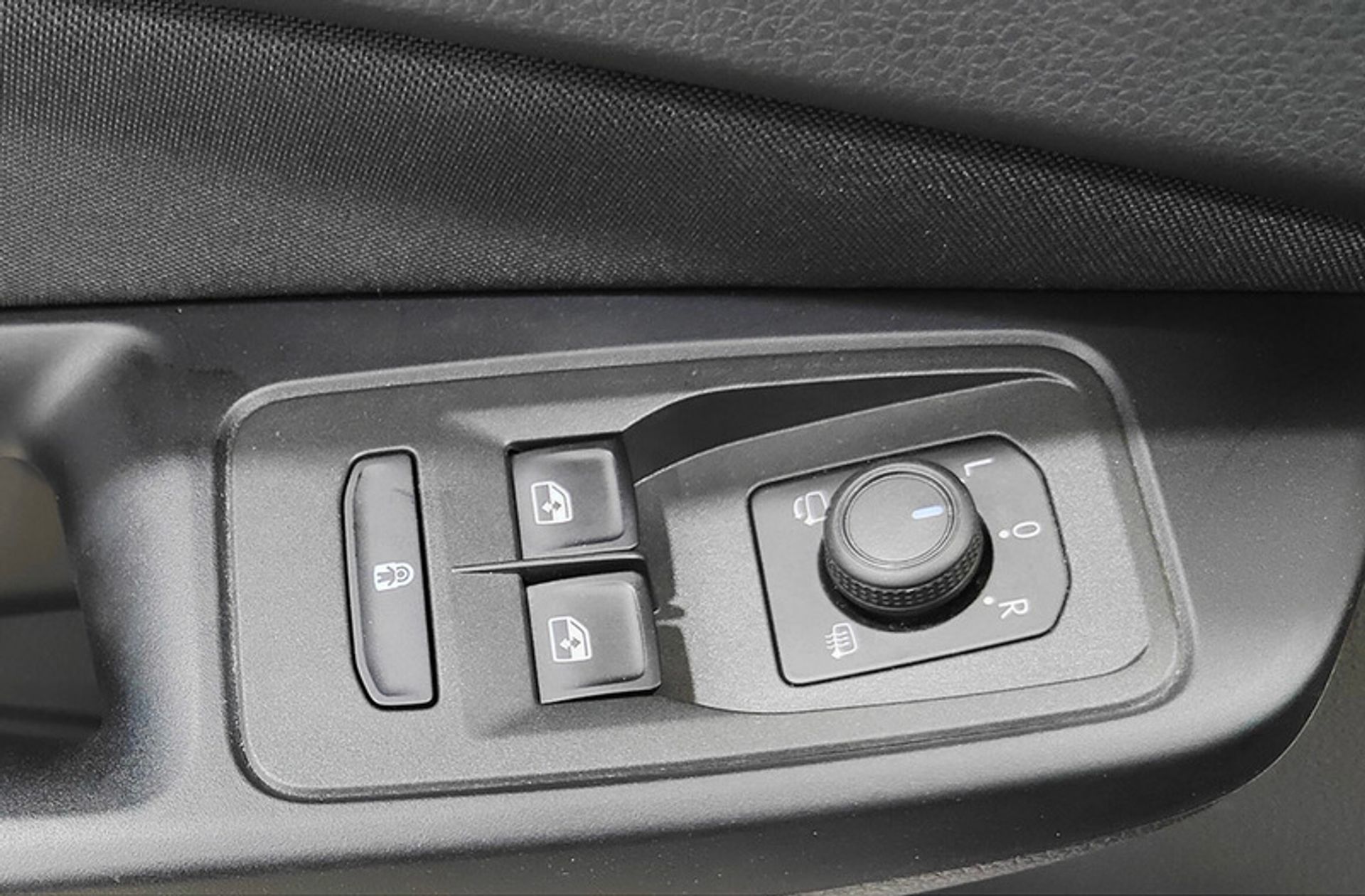 Ford Grand Tourneo Connect 2.0 EcoBlue Titanium - foto 33