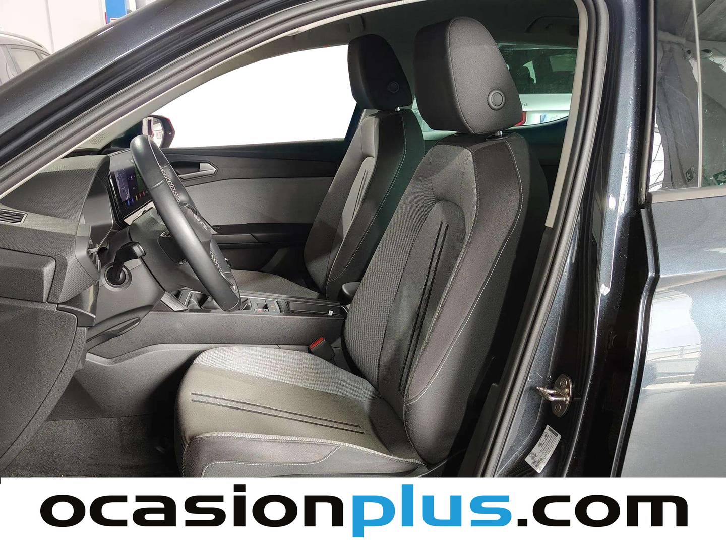 Foto asientos delanteros Seat León SEAT León 1.5 TSI S&S Style Launch Pack con Navegador (130 CV)