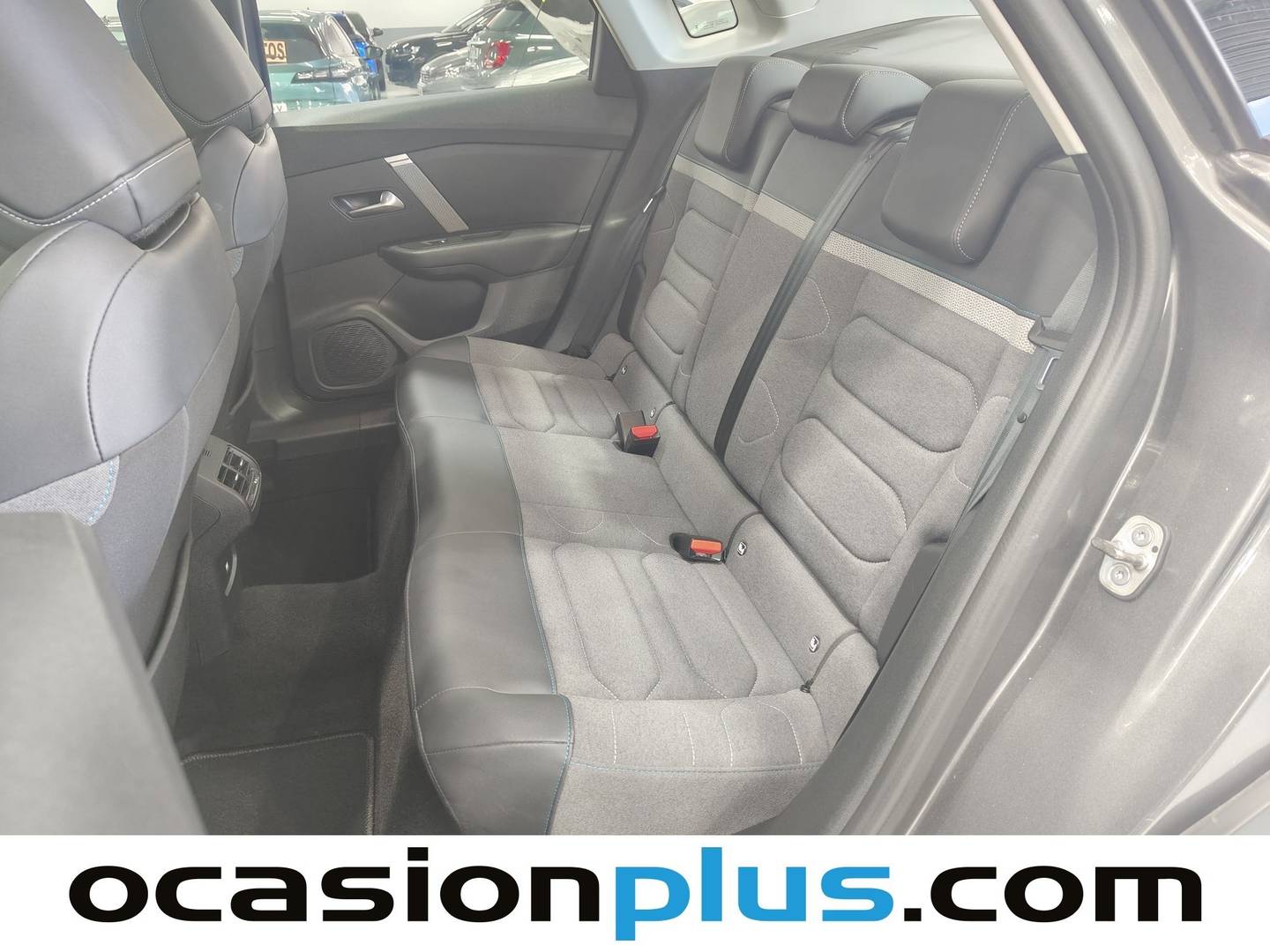 Foto Citroën C4 X Citroen C4 X PureTech 130 S&S Plus EAT8 (131 CV)