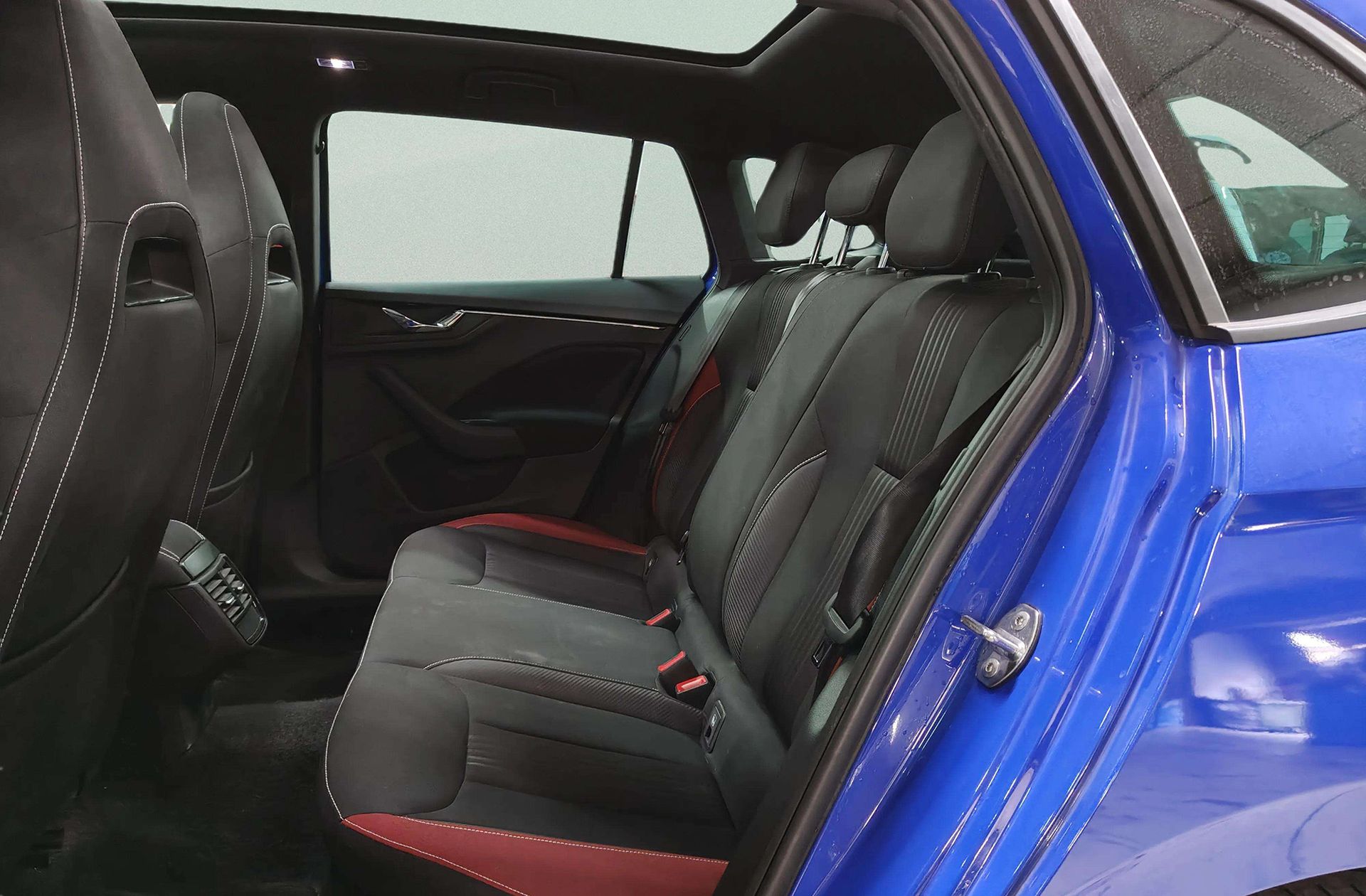 Škoda Scala 1.0 TSI Montecarlo DSG - foto 13
