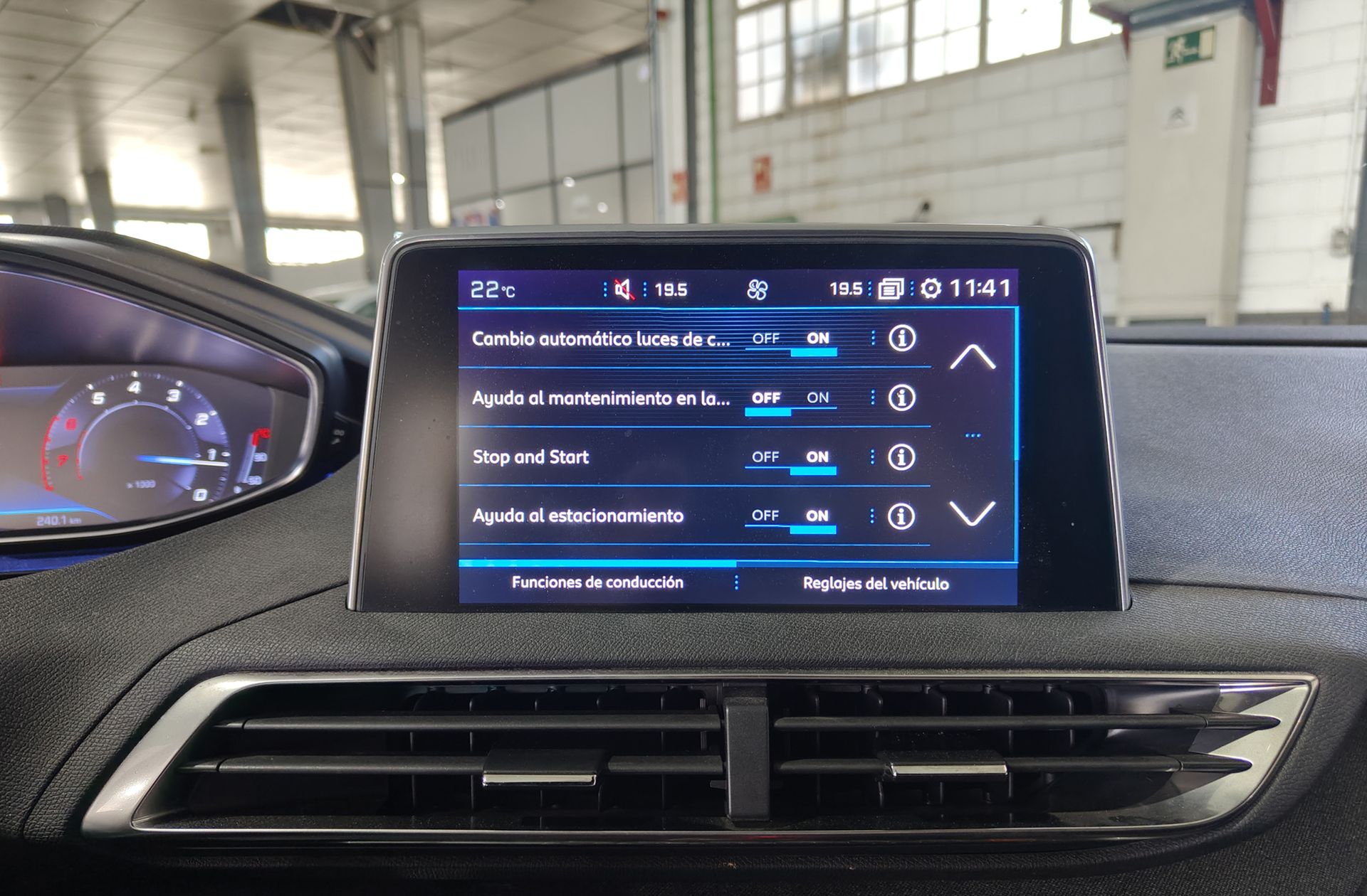 Peugeot 3008 PureTech 130 GT Line EAT8 - foto 31