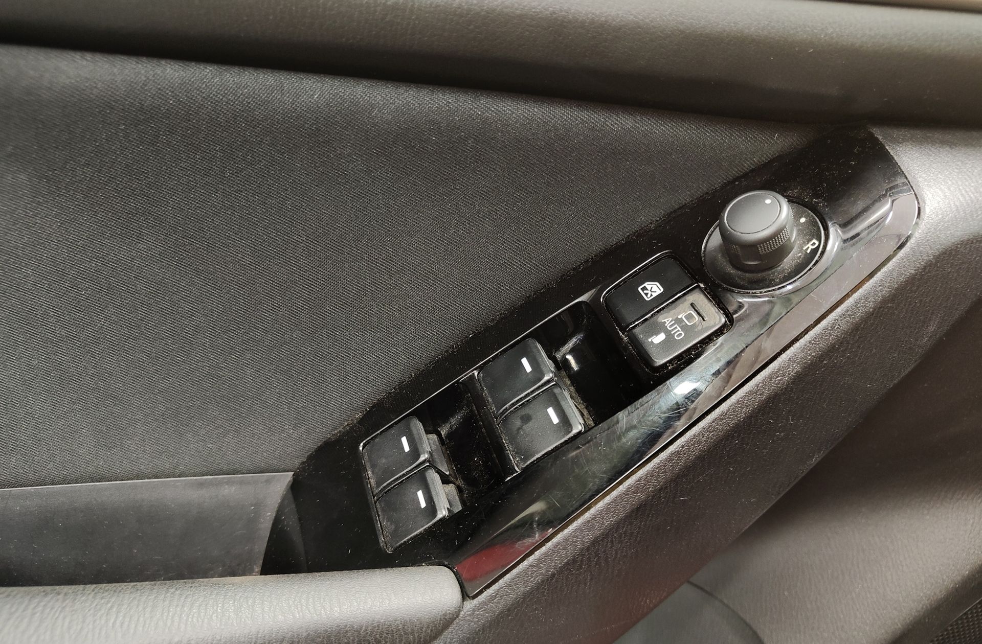 Mazda Mazda3 2.0 GE Black Tech Edition - foto 31
