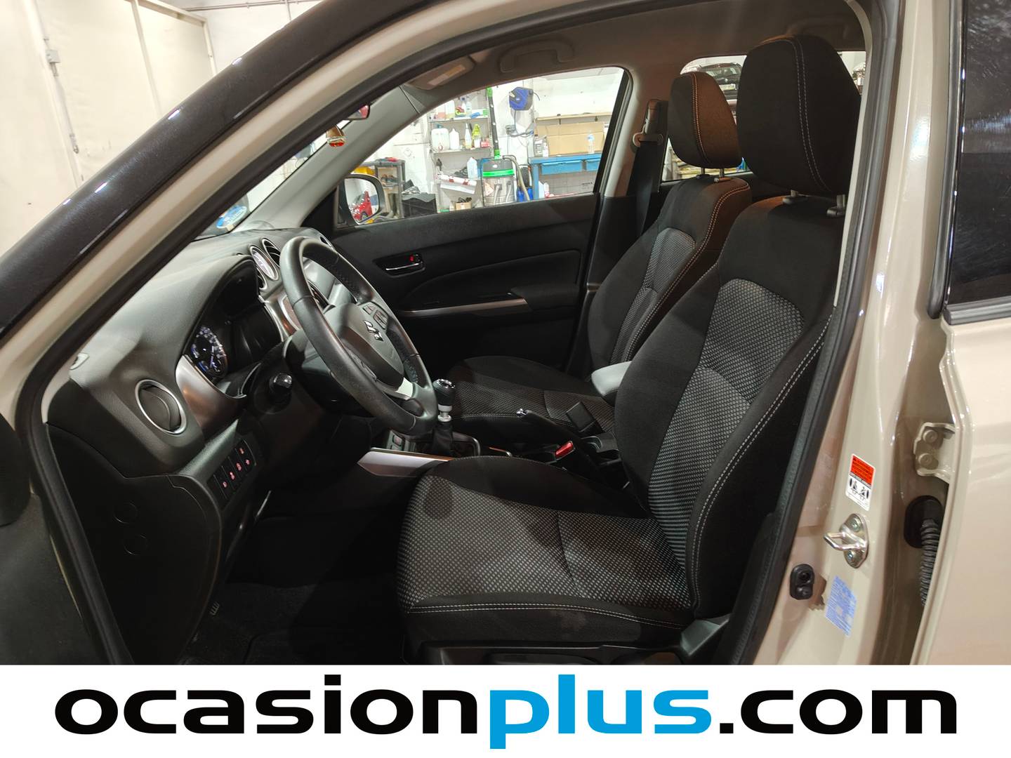 Foto asientos delanteros Suzuki Vitara Suzuki Vitara 1.4 T Mild Hybrid GLE (129 CV)