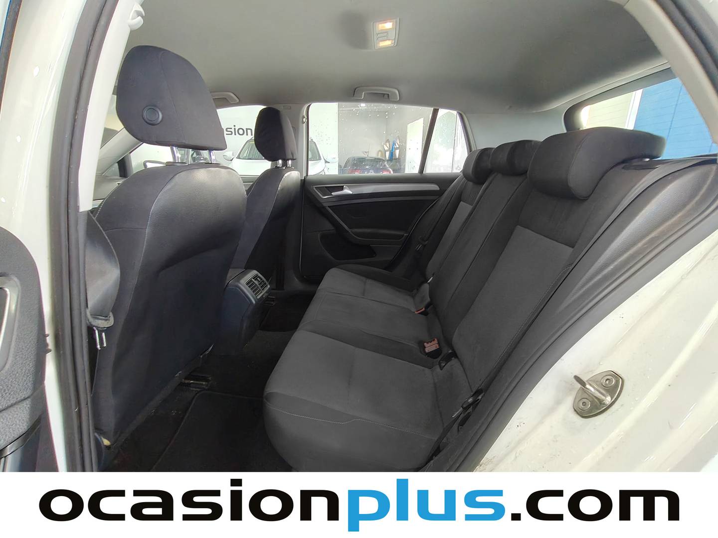 Foto asientos traseros Volkswagen Golf Volkswagen Golf Business 1.6 TDI BMT (105 CV)