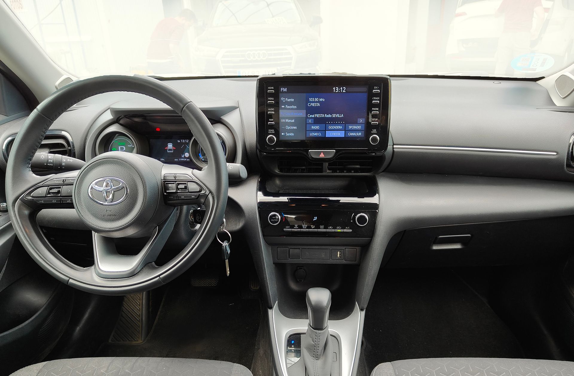 Toyota Yaris Cross 120H Business Plus - foto 6