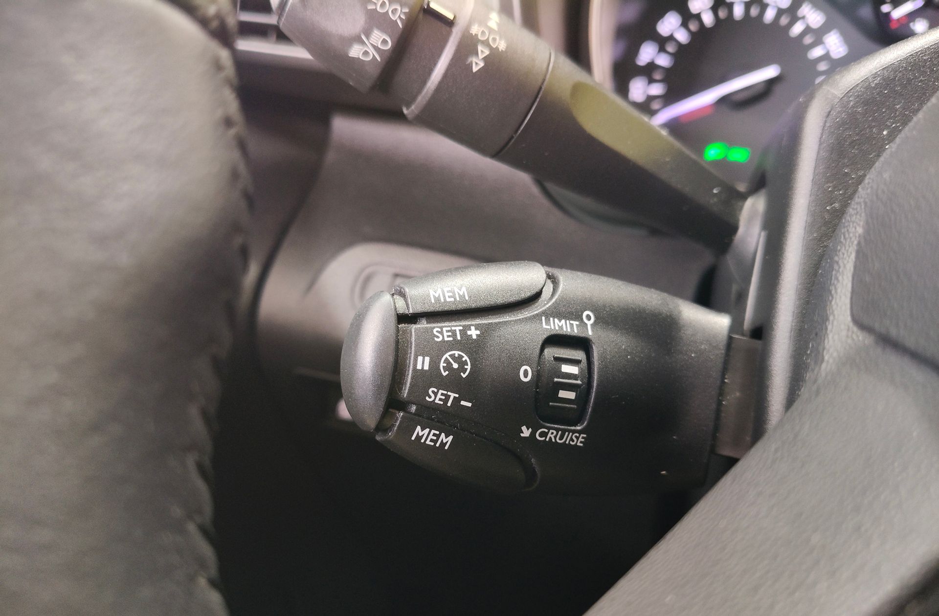 Citroën Berlingo BlueHDi 100 Talla M Shine - foto 24