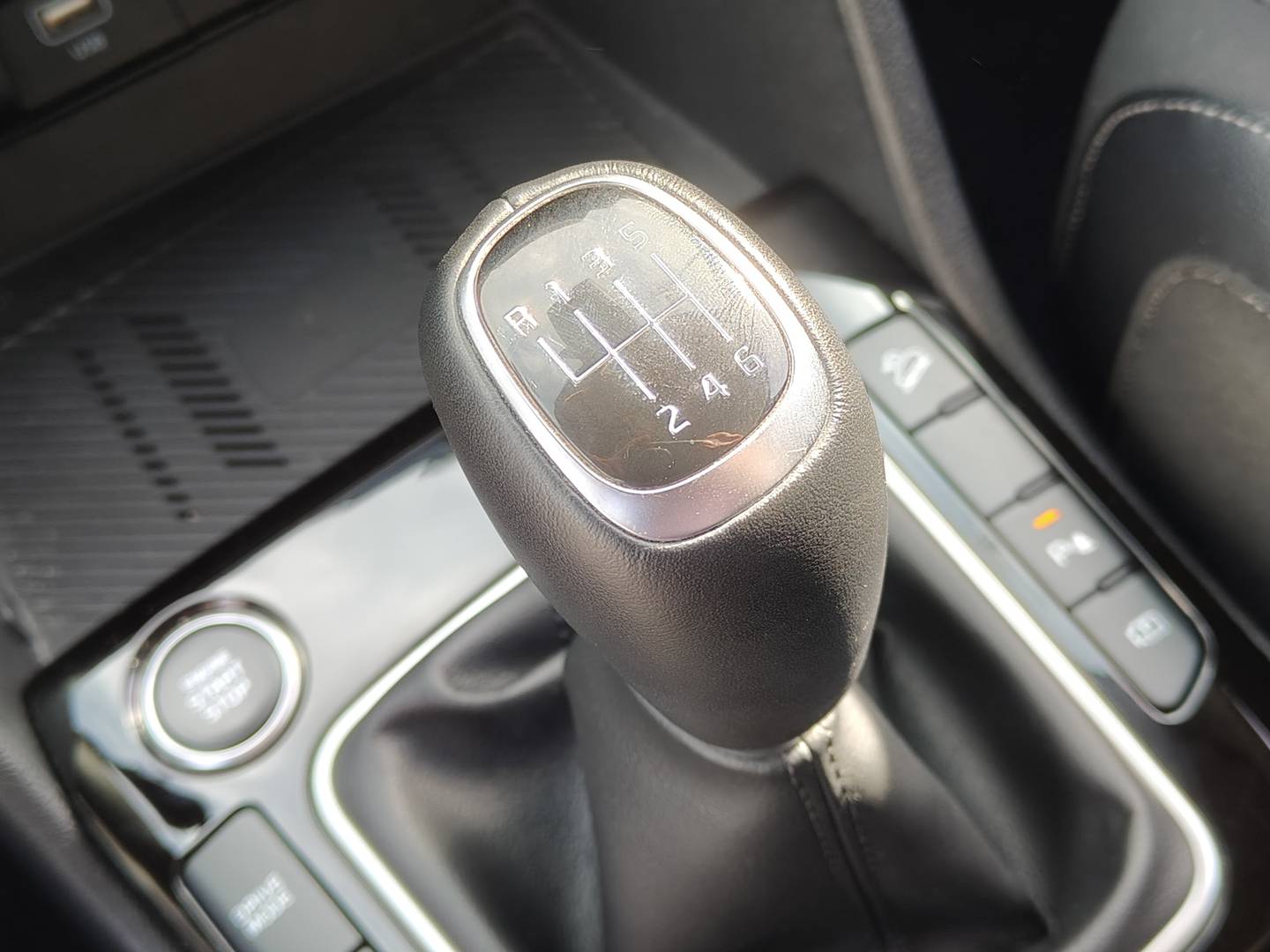 Foto KIA Sportage Kia Sportage 1.6 T-GDi MHEV Tech 4x2 (150 CV)