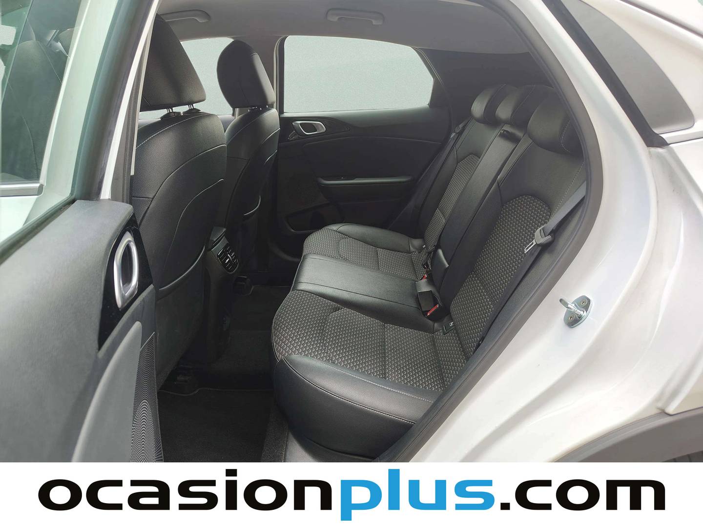 Foto asientos traseros KIA XCeed KIA XCeed 1.0 T-GDi Tech (120 CV)