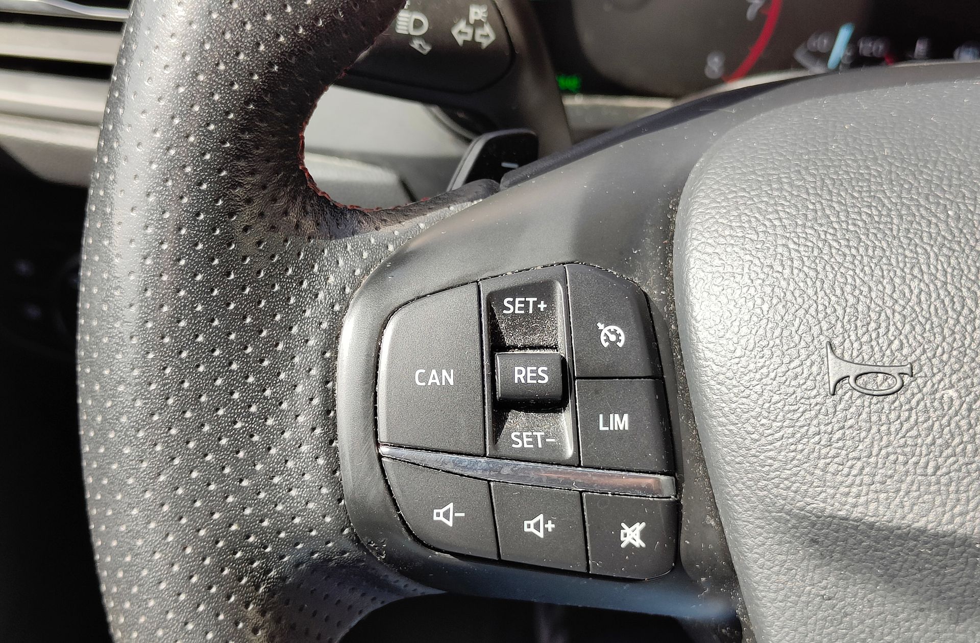 Ford Focus 1.0 EcoBoost ST-Line - foto 29