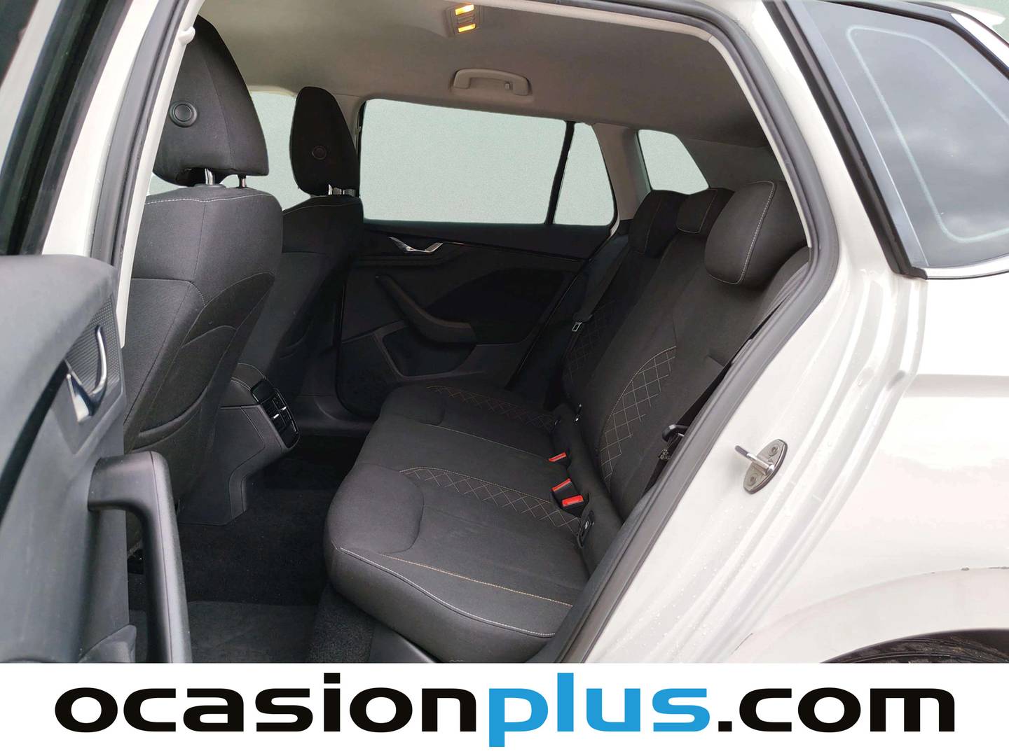 Foto asientos traseros Skoda Kamiq Skoda Kamiq 1.0 TSI Ambition DSG (110 CV)