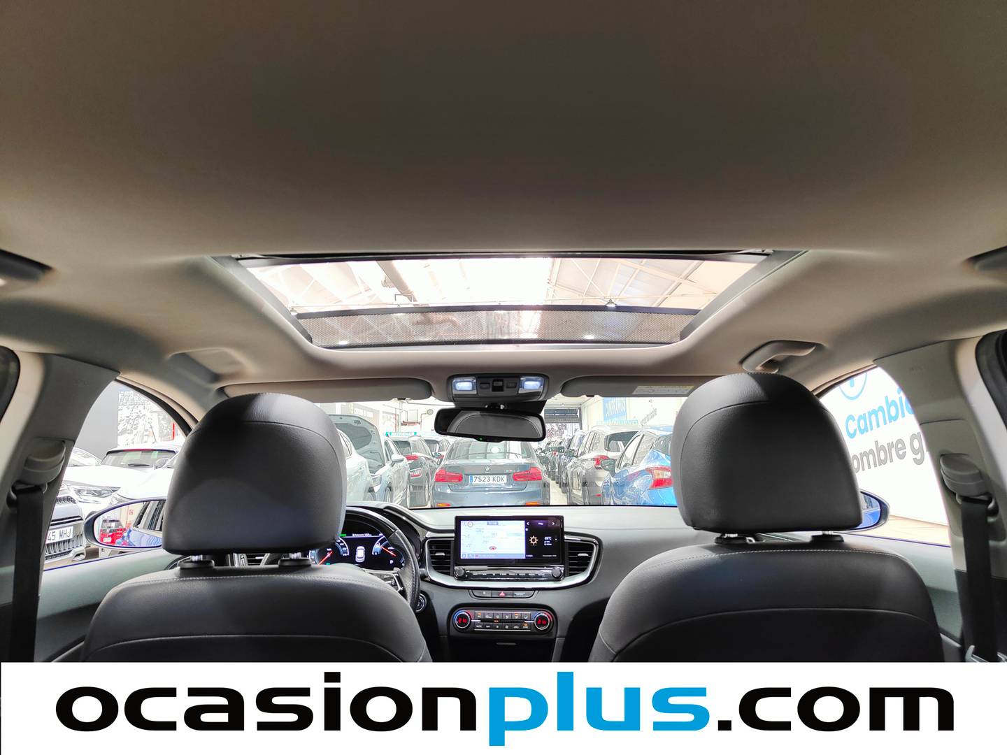 Extras y acabados del KIA XCeed KIA XCeed 1.6 MHEV Emotion DCT (136 CV)