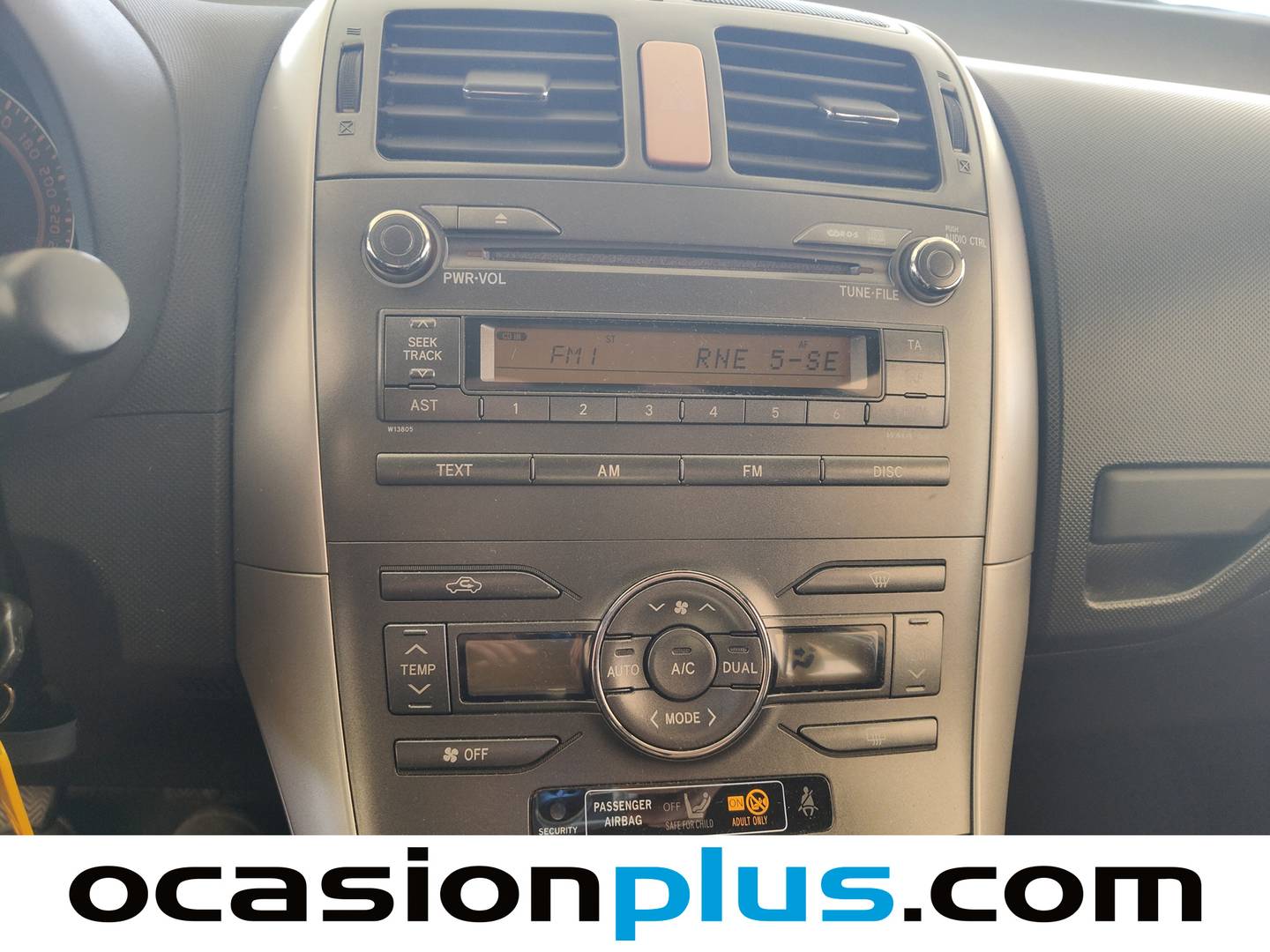 Foto Toyota Auris Toyota Auris 1.4 VVT-i  (97 CV)