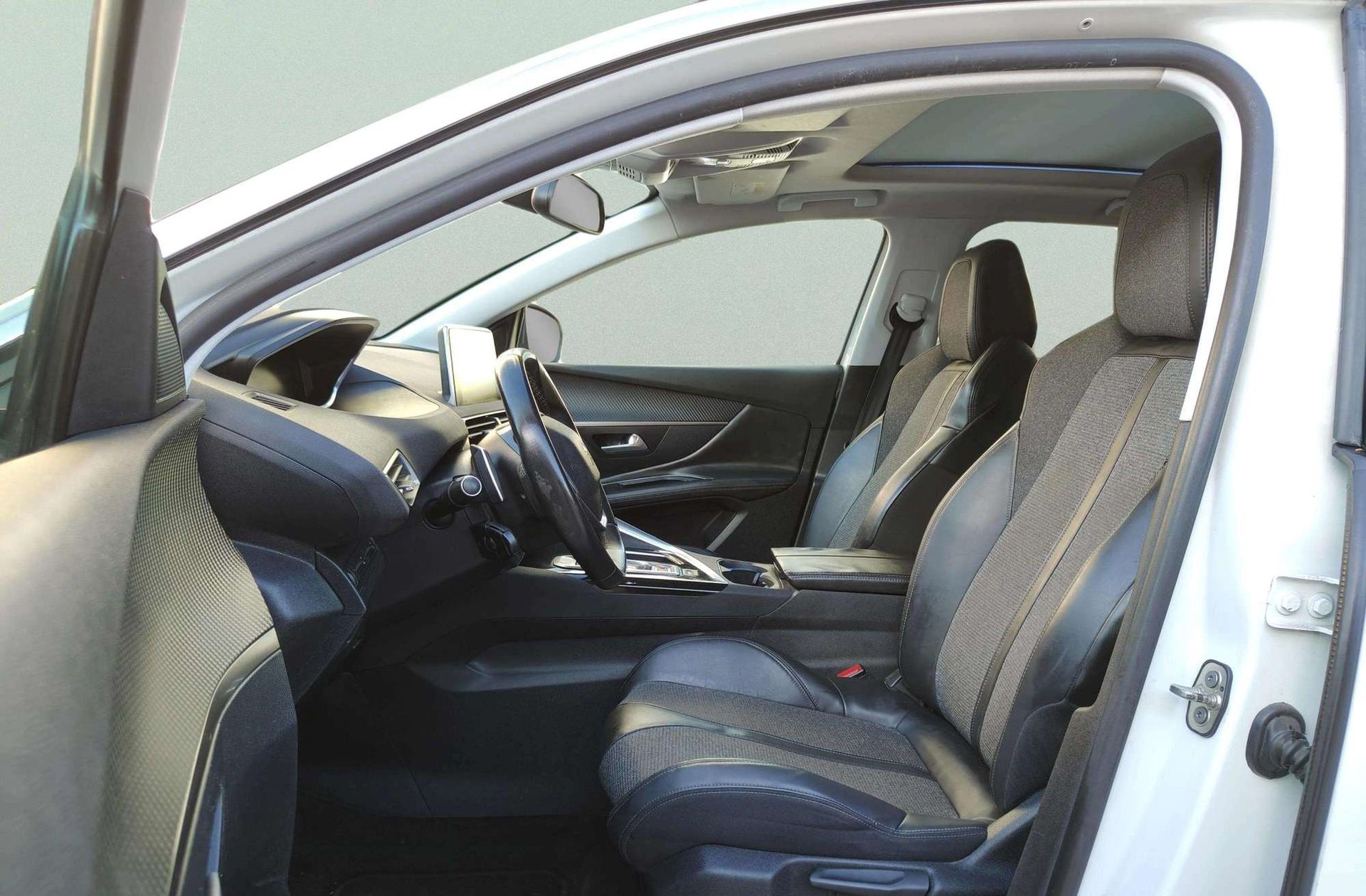 Peugeot 3008 PureTech 130 Allure EAT6 - foto 13