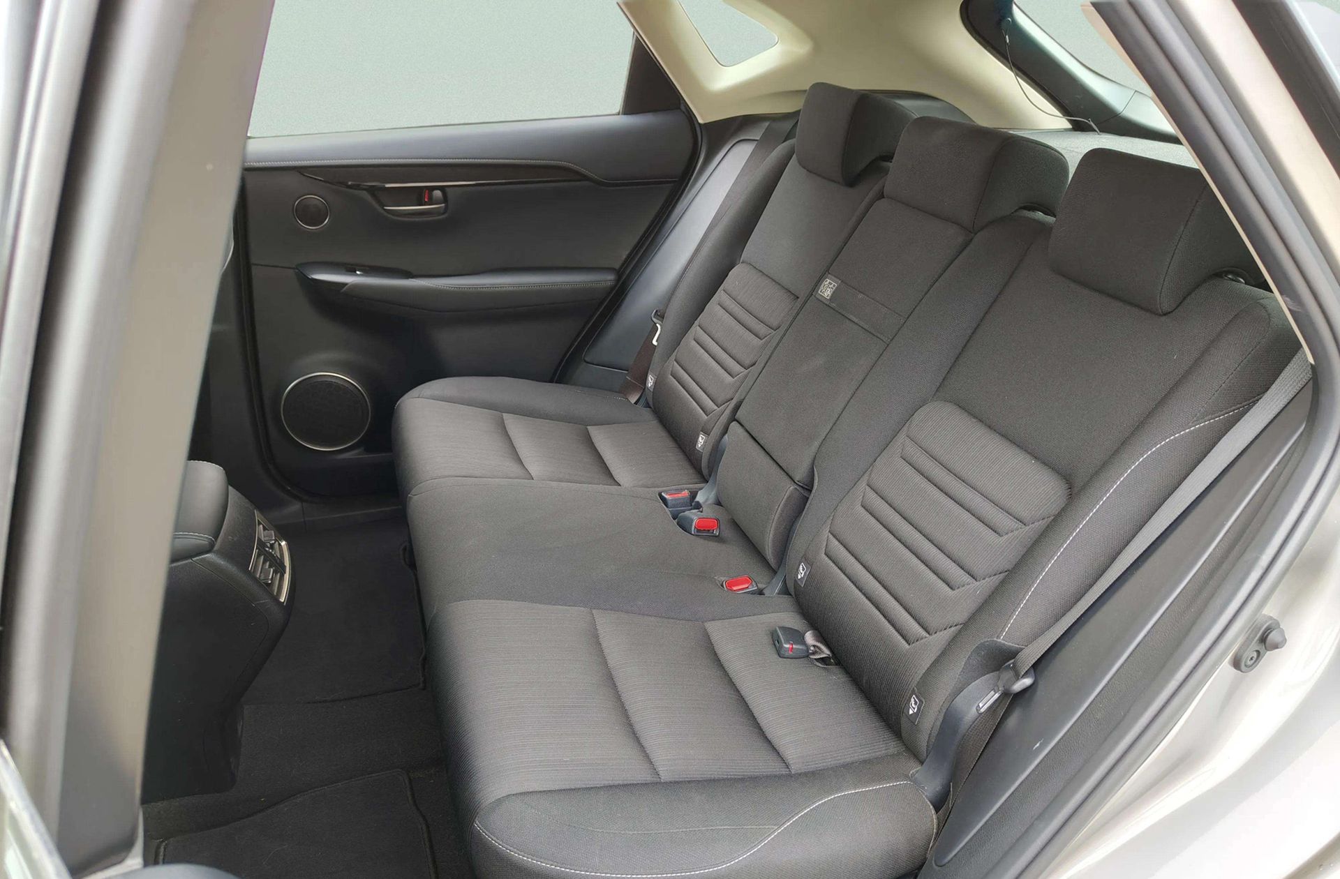 Lexus NX 300h Business Navigation 2WD - foto 11