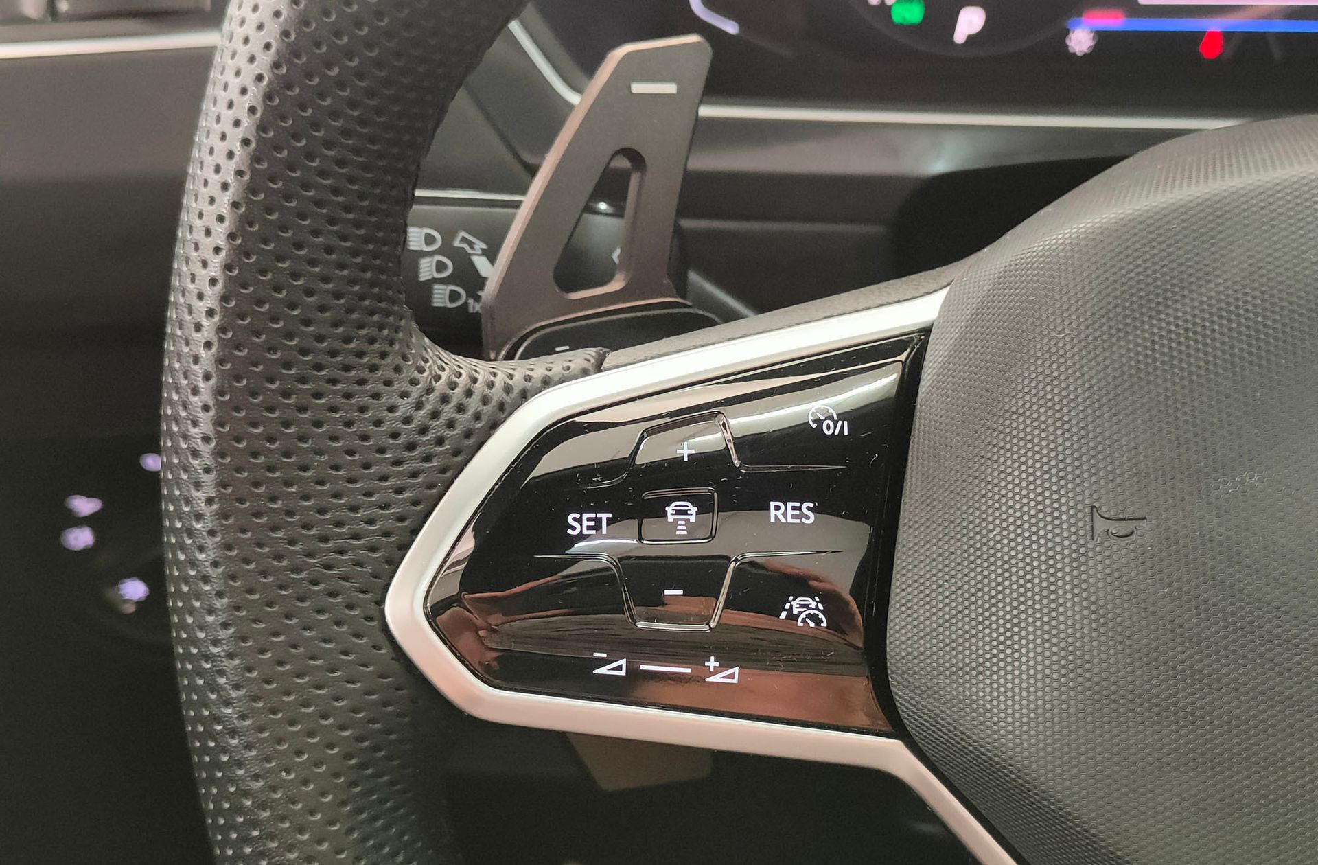 Volkswagen Tiguan R-Line 2.0 TDI 4Motion DSG - foto 32