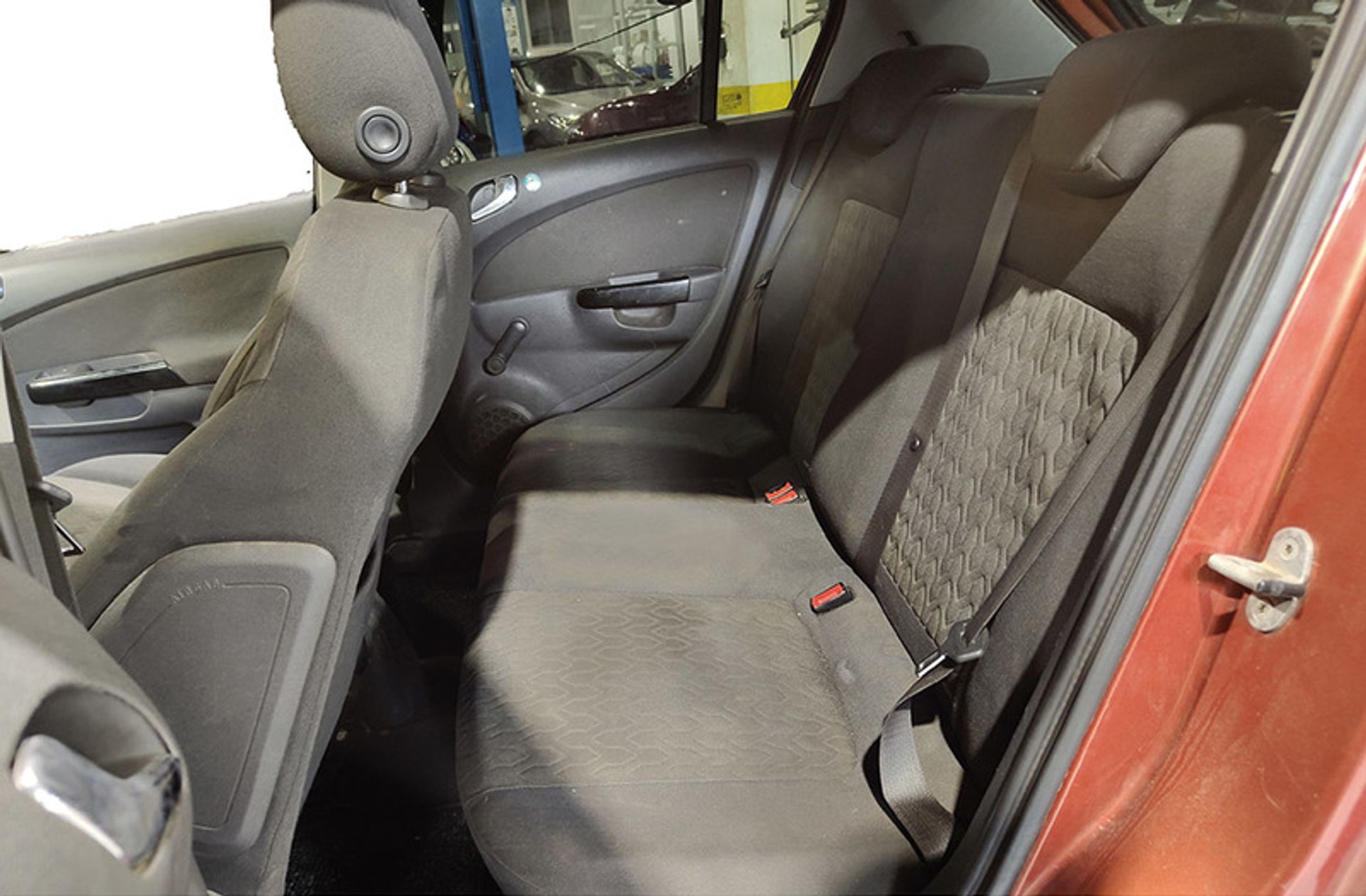 Opel Corsa 1.2 Expression - foto 10